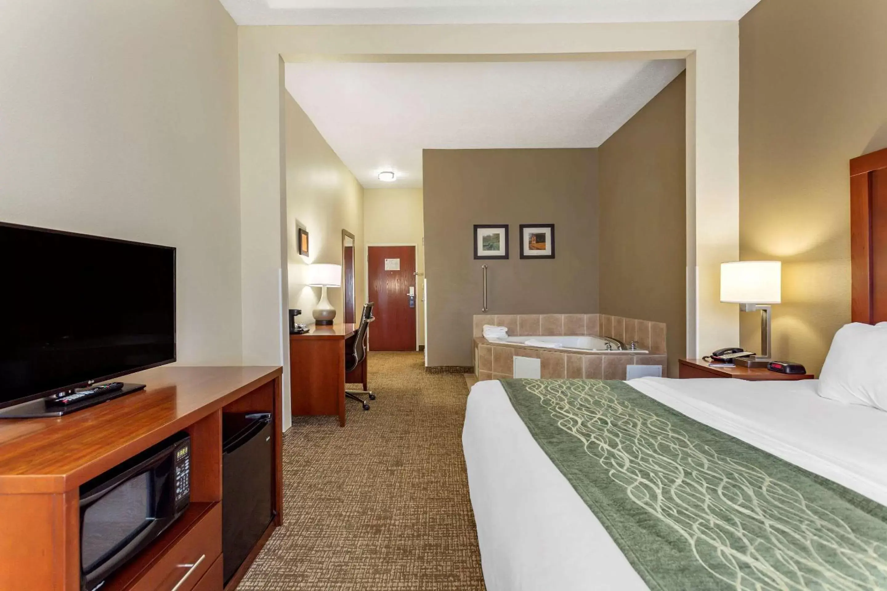 Bedroom, Bed in Comfort Inn & Suites Cave City Bedroom, Bed in Comfort Inn & Suites Cave City