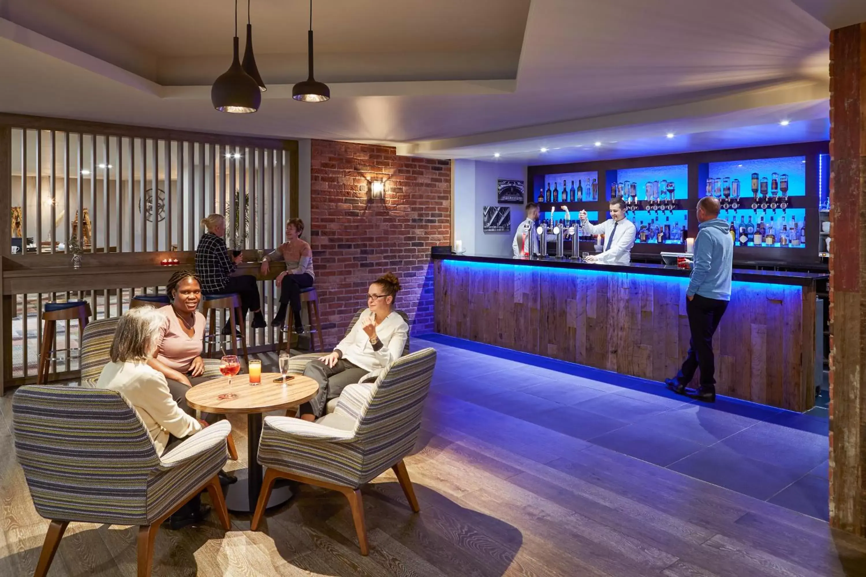 Restaurant/places to eat in Novotel Manchester West