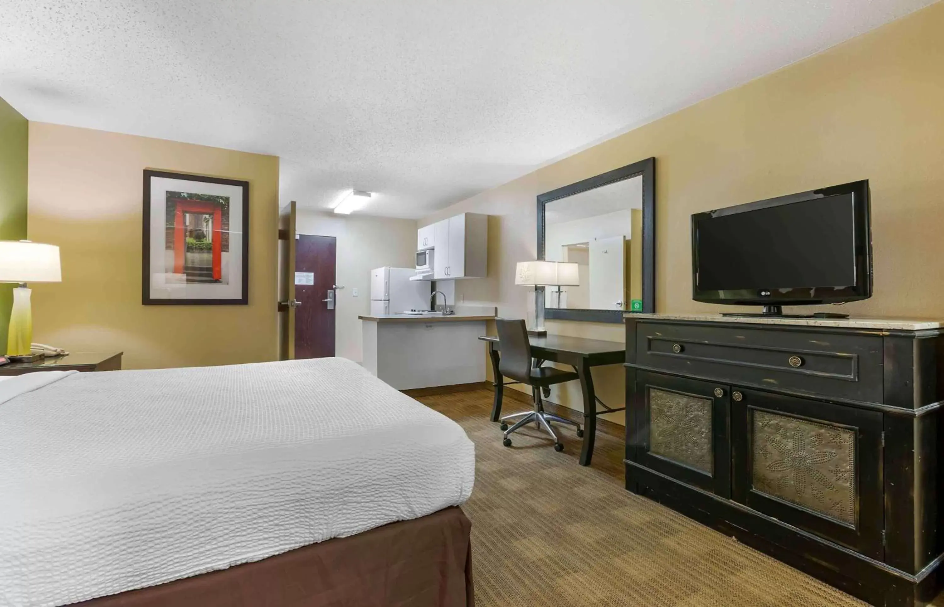 Bedroom, Bed in Extended Stay America Suites - Albuquerque - Rio Rancho