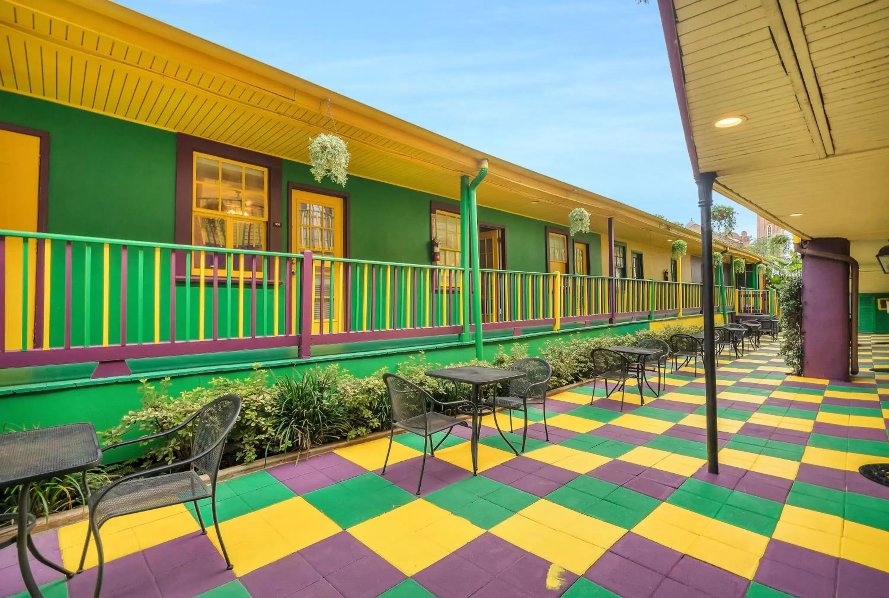 Inner courtyard view in Olde Town Inn New Orleans