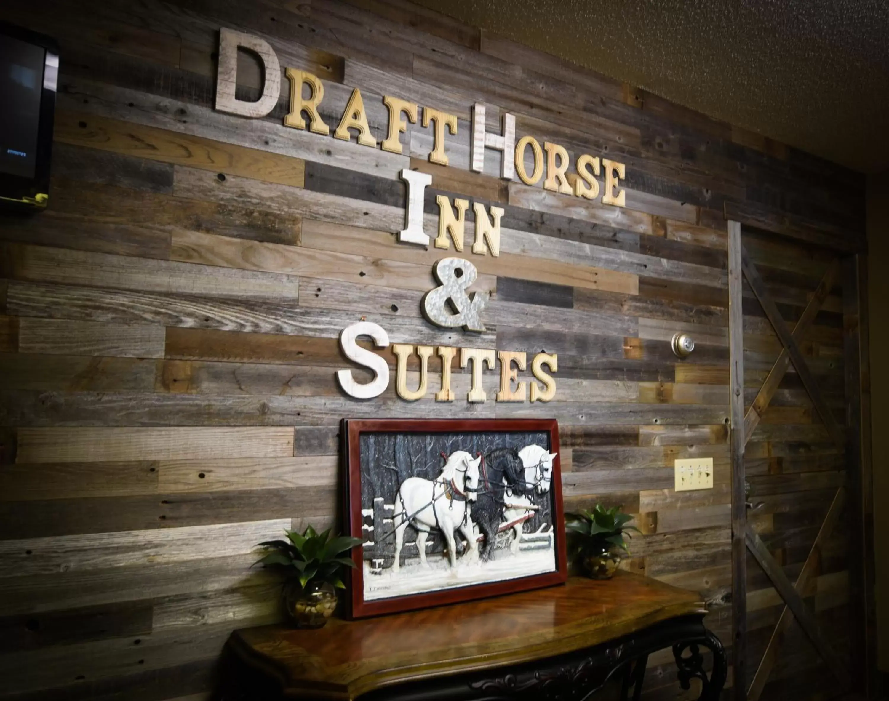 Lobby or reception in Draft Horse Inn and Suites Lobby or reception in Draft Horse Inn and Suites