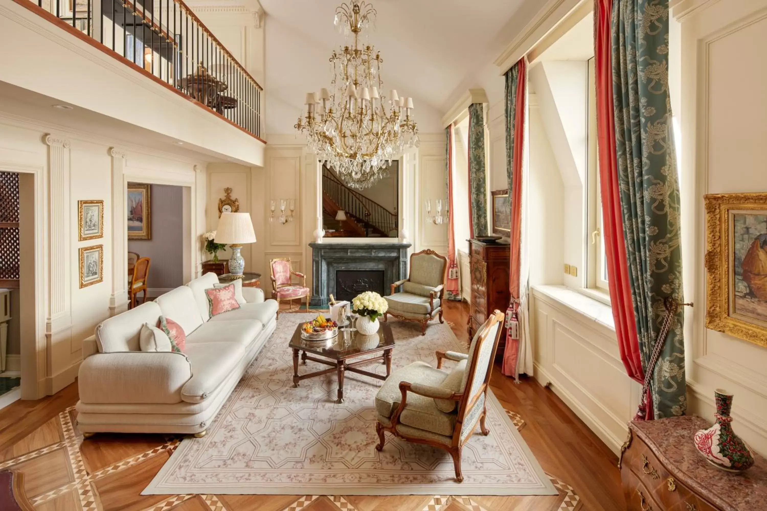 Living room, Seating Area in Beau-Rivage Genève