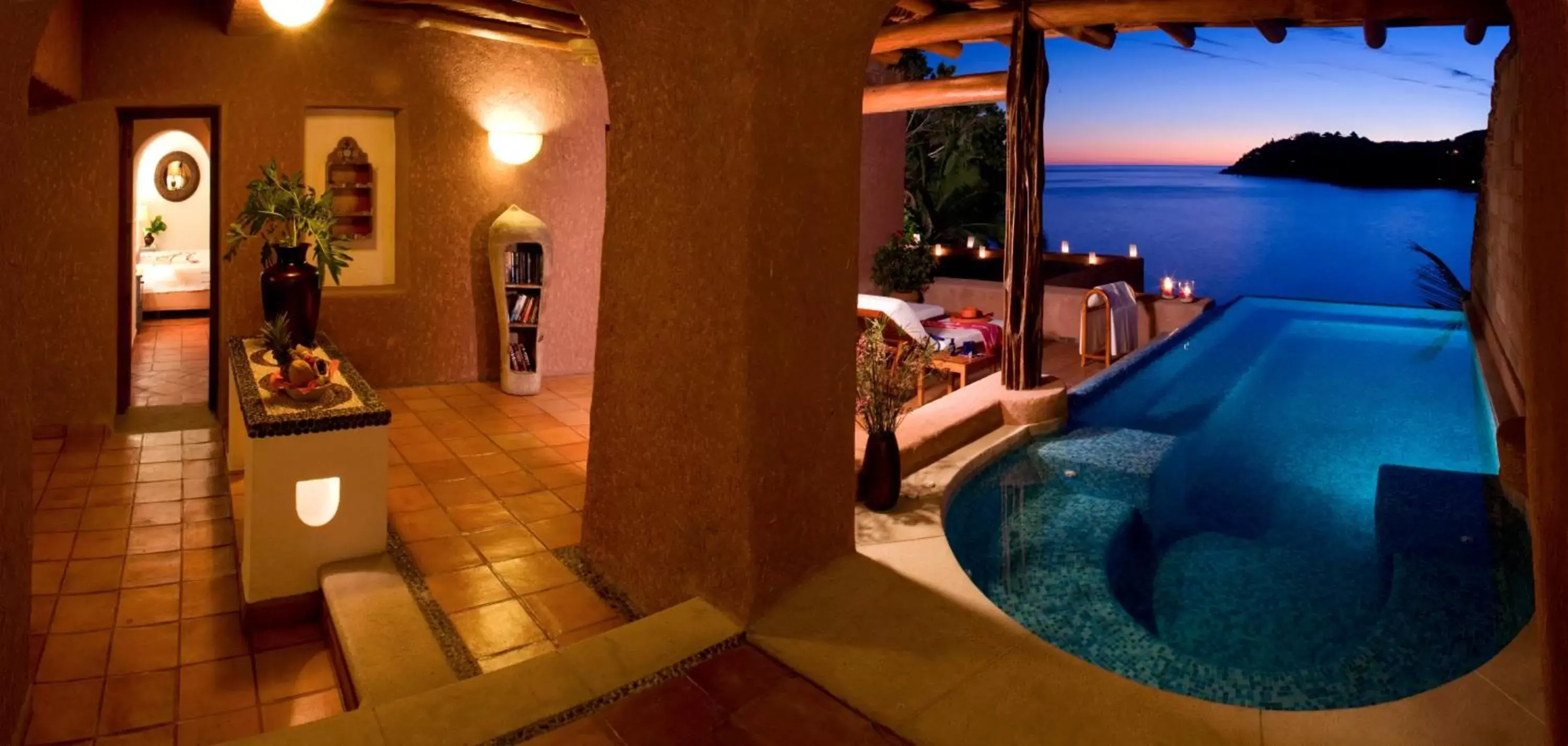 Balcony/Terrace, Swimming Pool in La Casa Que Canta