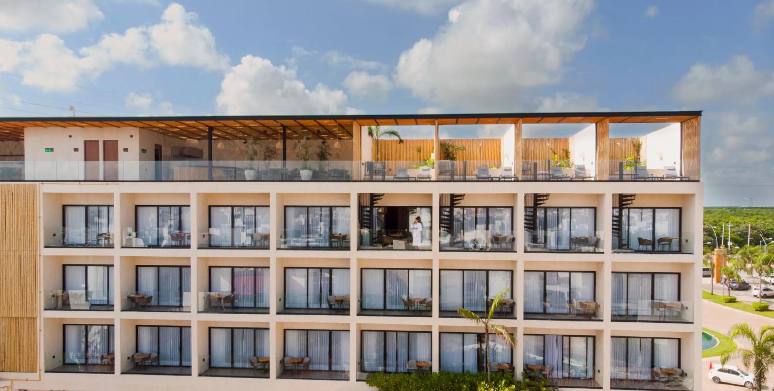 Property building in Hive Cancun by G Hotels