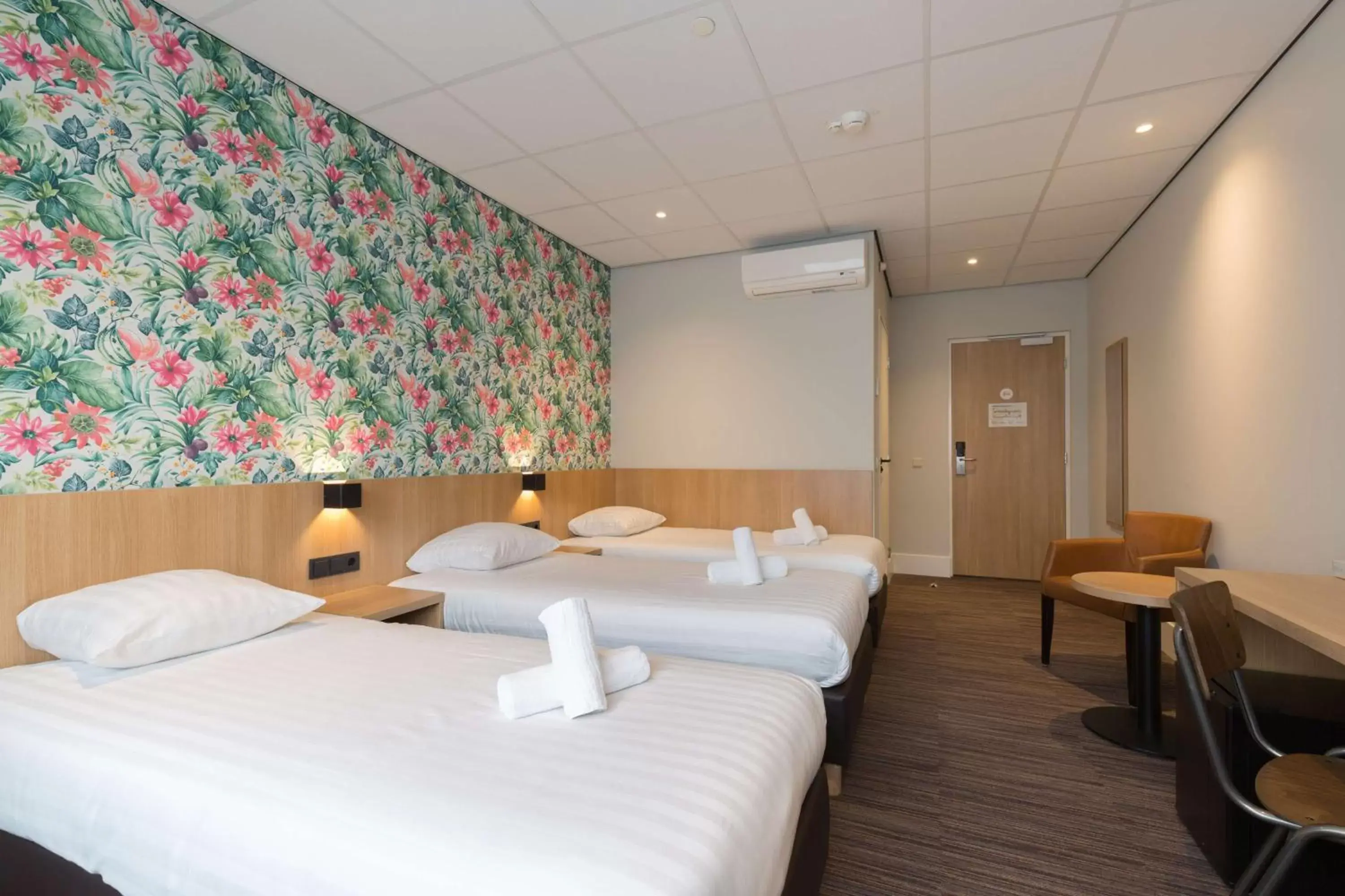 Photo of the whole room, Bed in Best Western Amsterdam