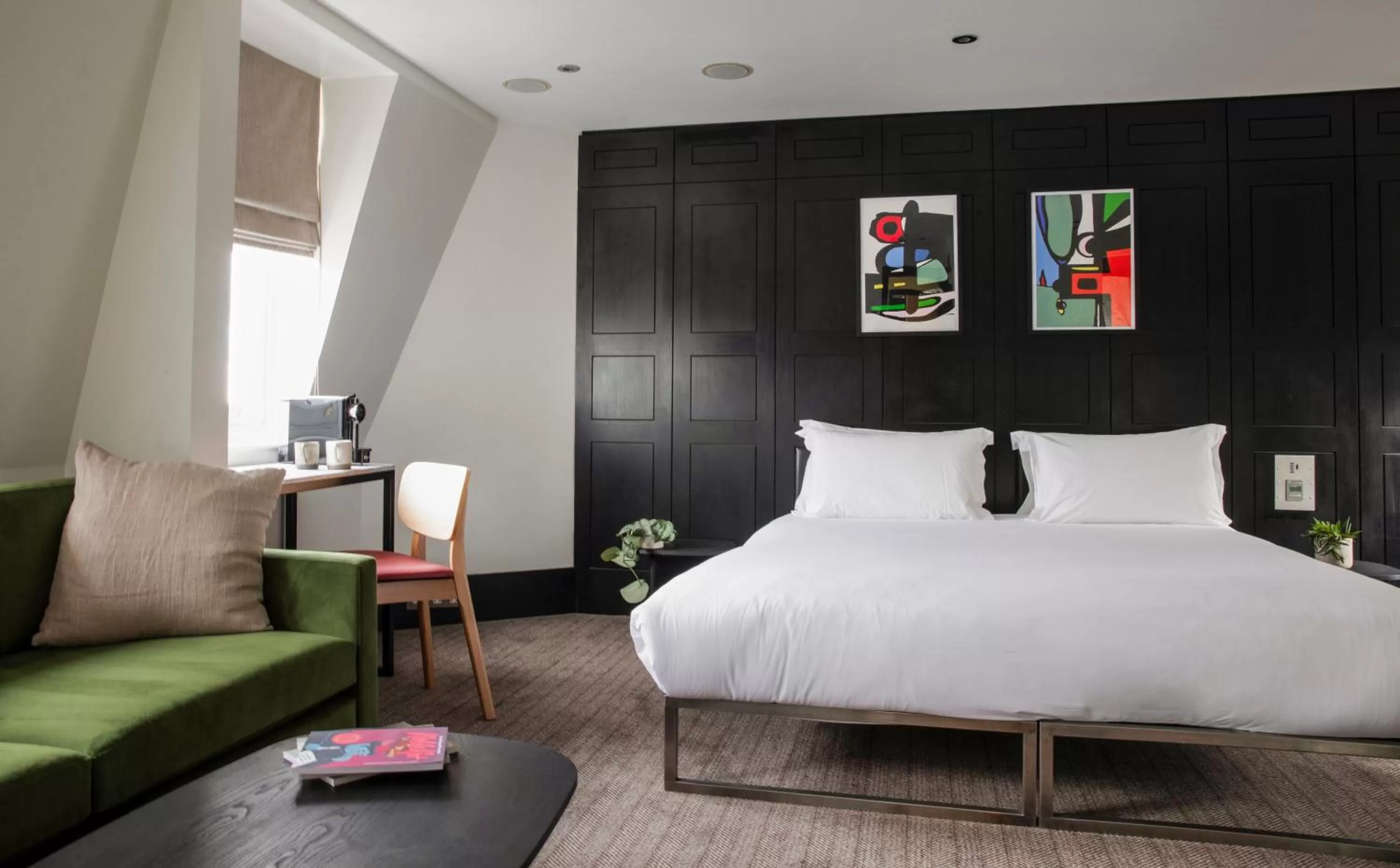 Bed in Bedford Corner Hotel