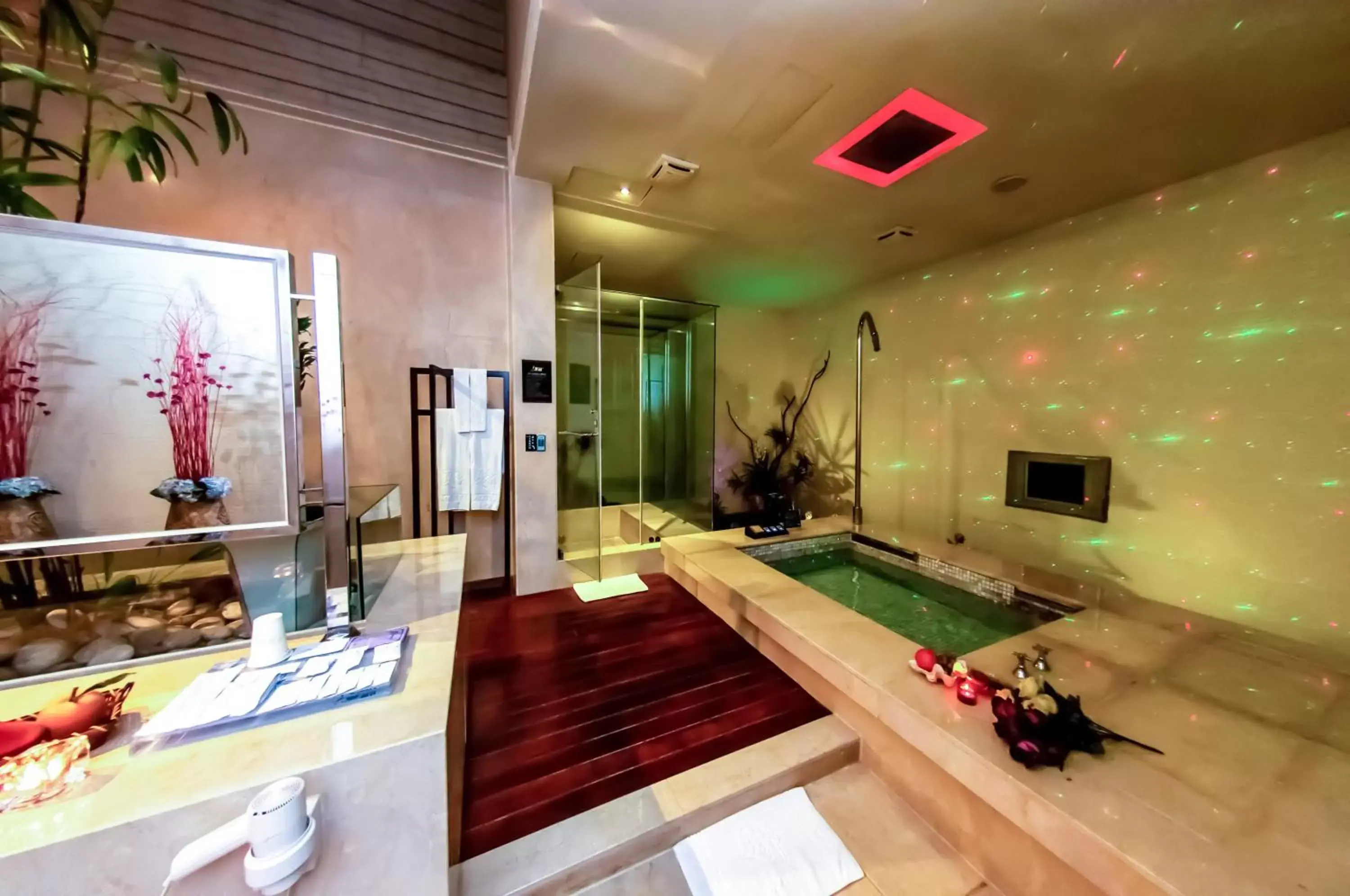 Hot Tub in Xiadu Motel