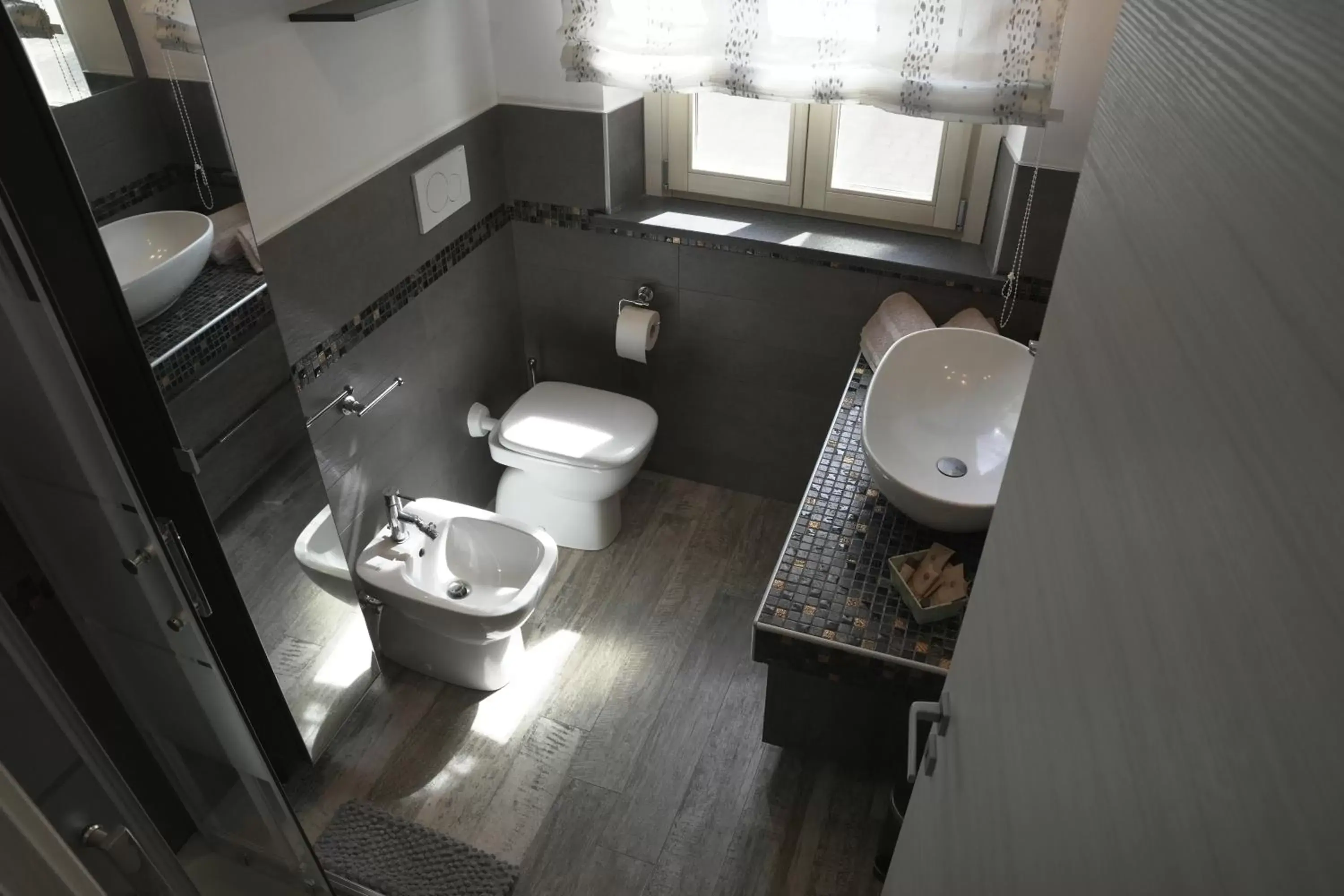 Toilet, Bathroom in L'ANGOLO VERDE