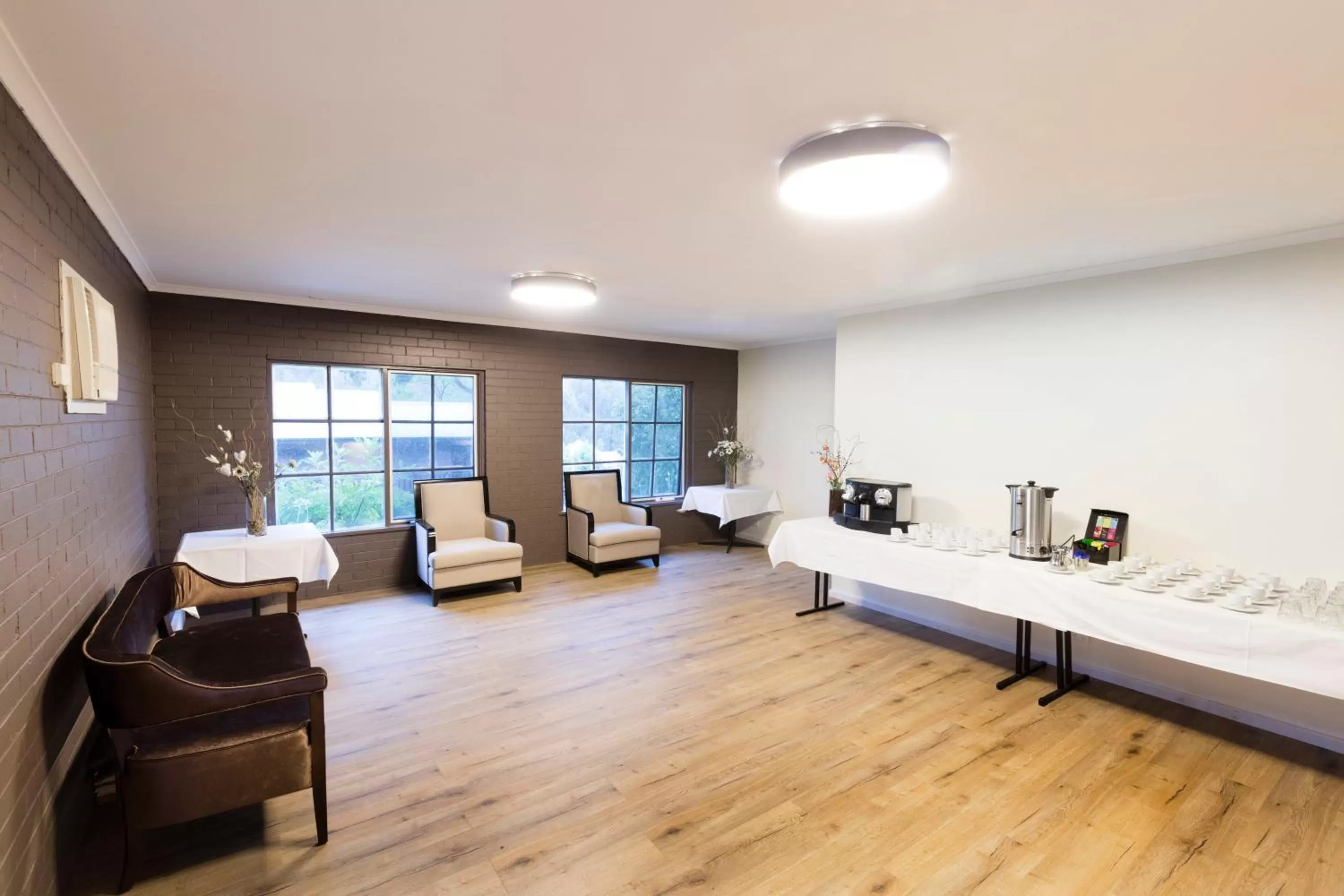 Property building in Eltham Gateway Hotel & Conference Centre