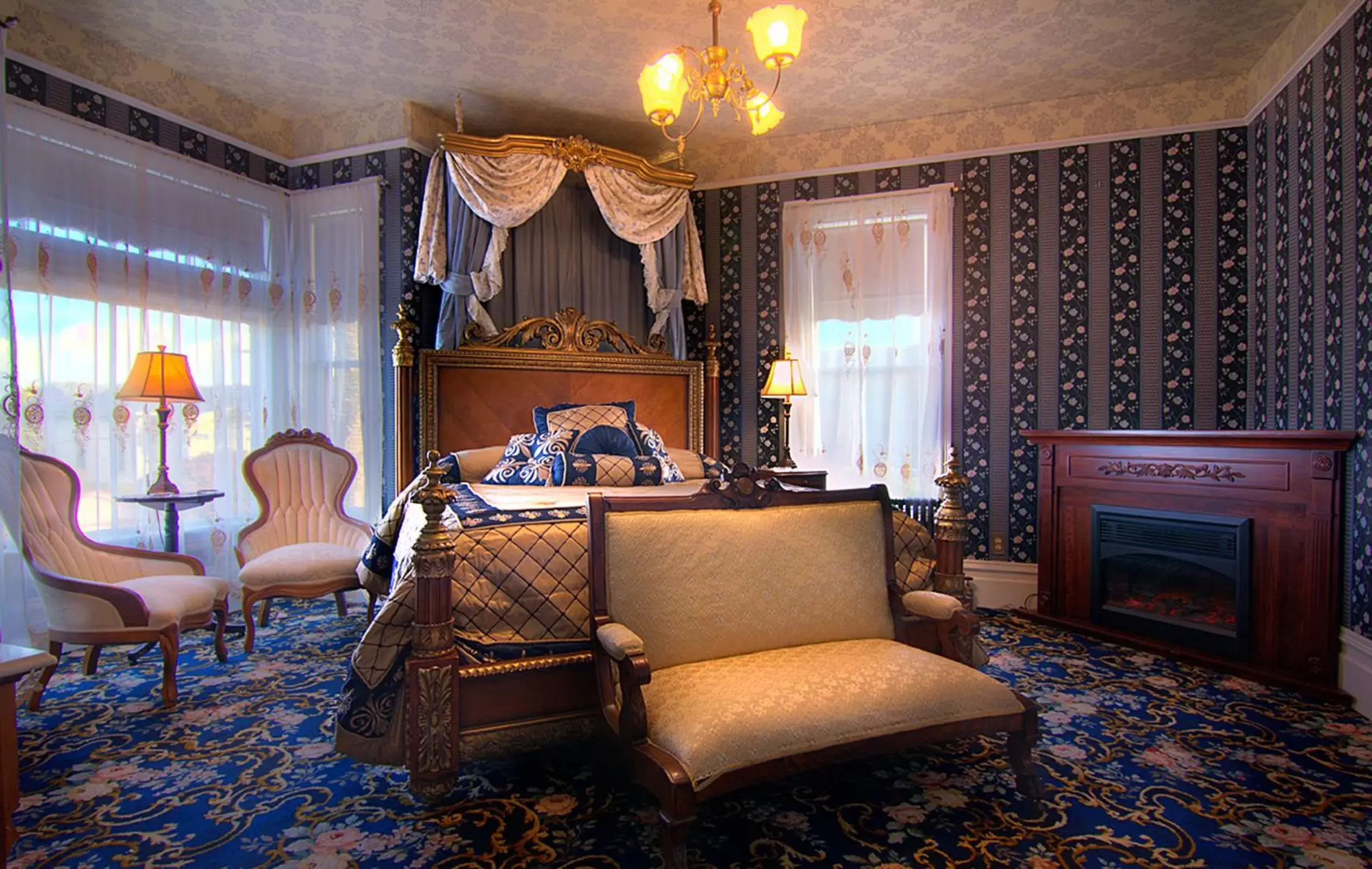 Photo of the whole room, Seating Area in Gingerbread Mansion