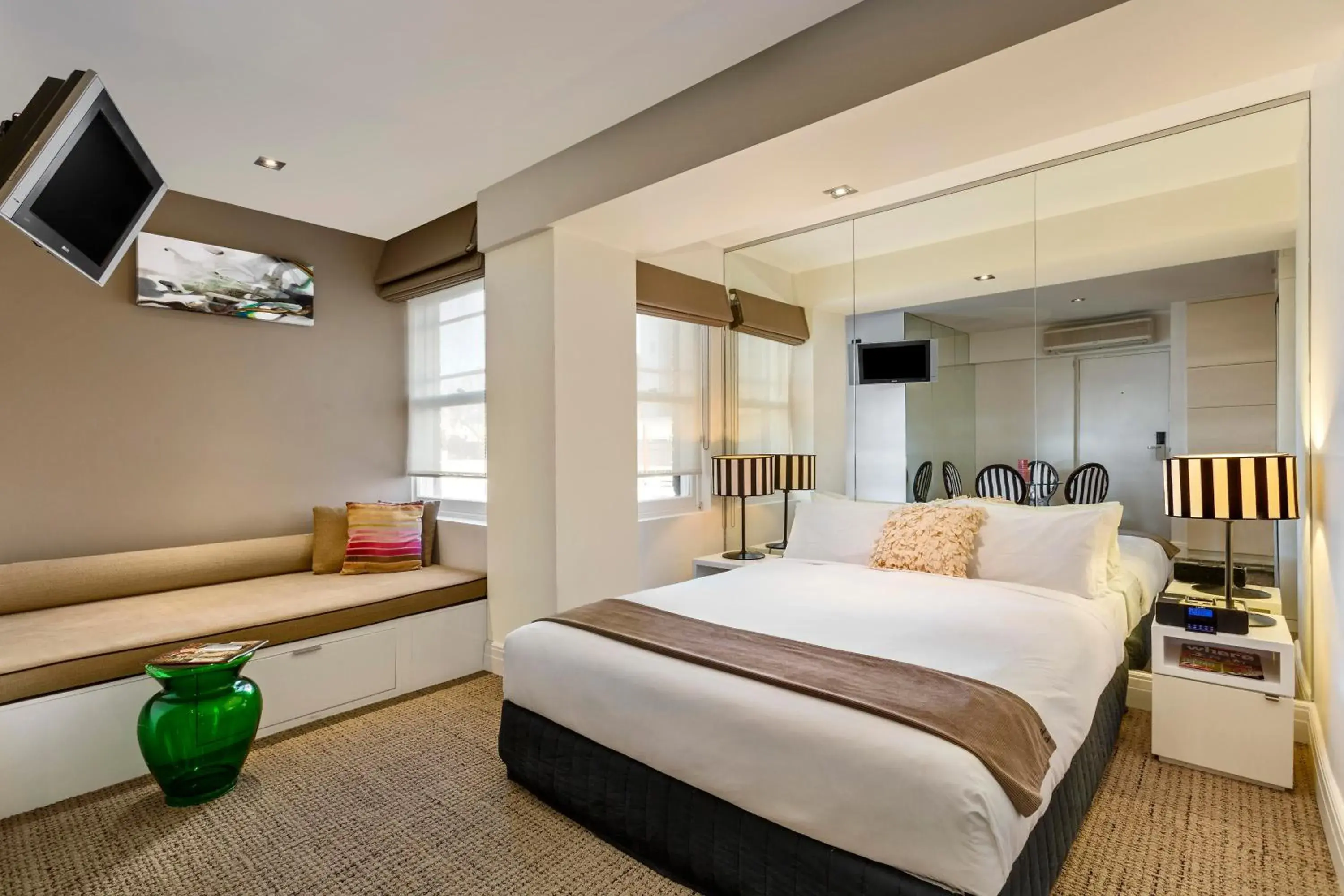 Bed in Sydney Potts Point Central Apartment Hotel