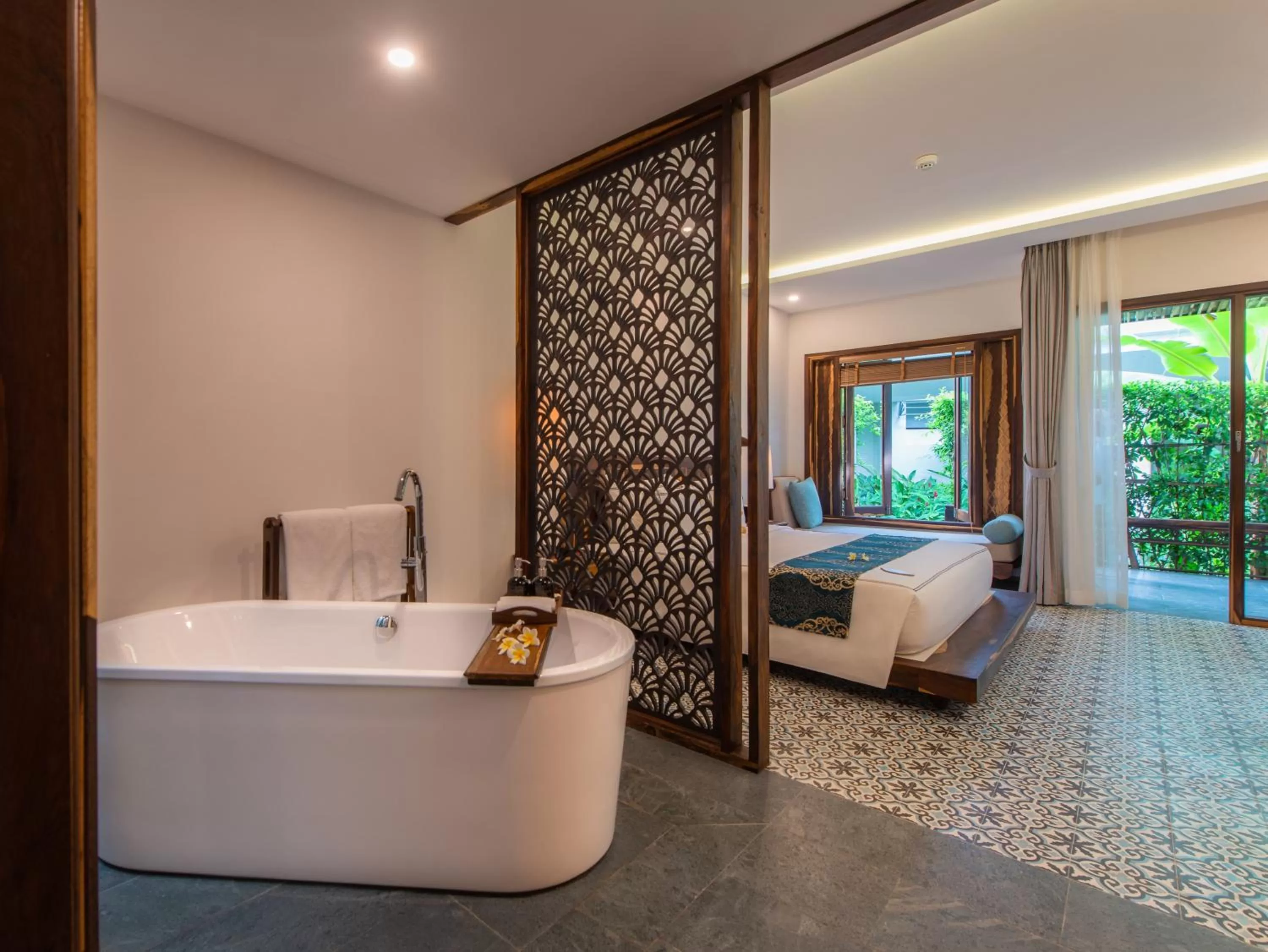 Bathroom, Bed in Alibu Resort Nha Trang