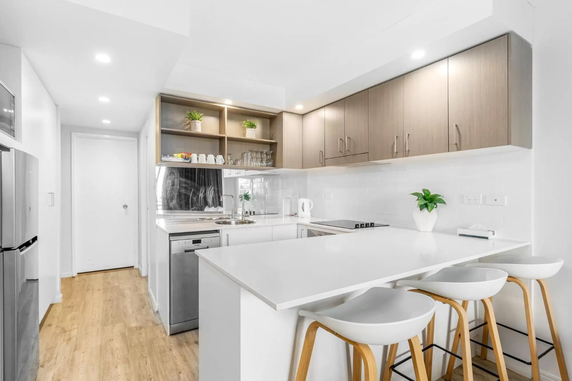 Kitchen or kitchenette in Bayview Tower