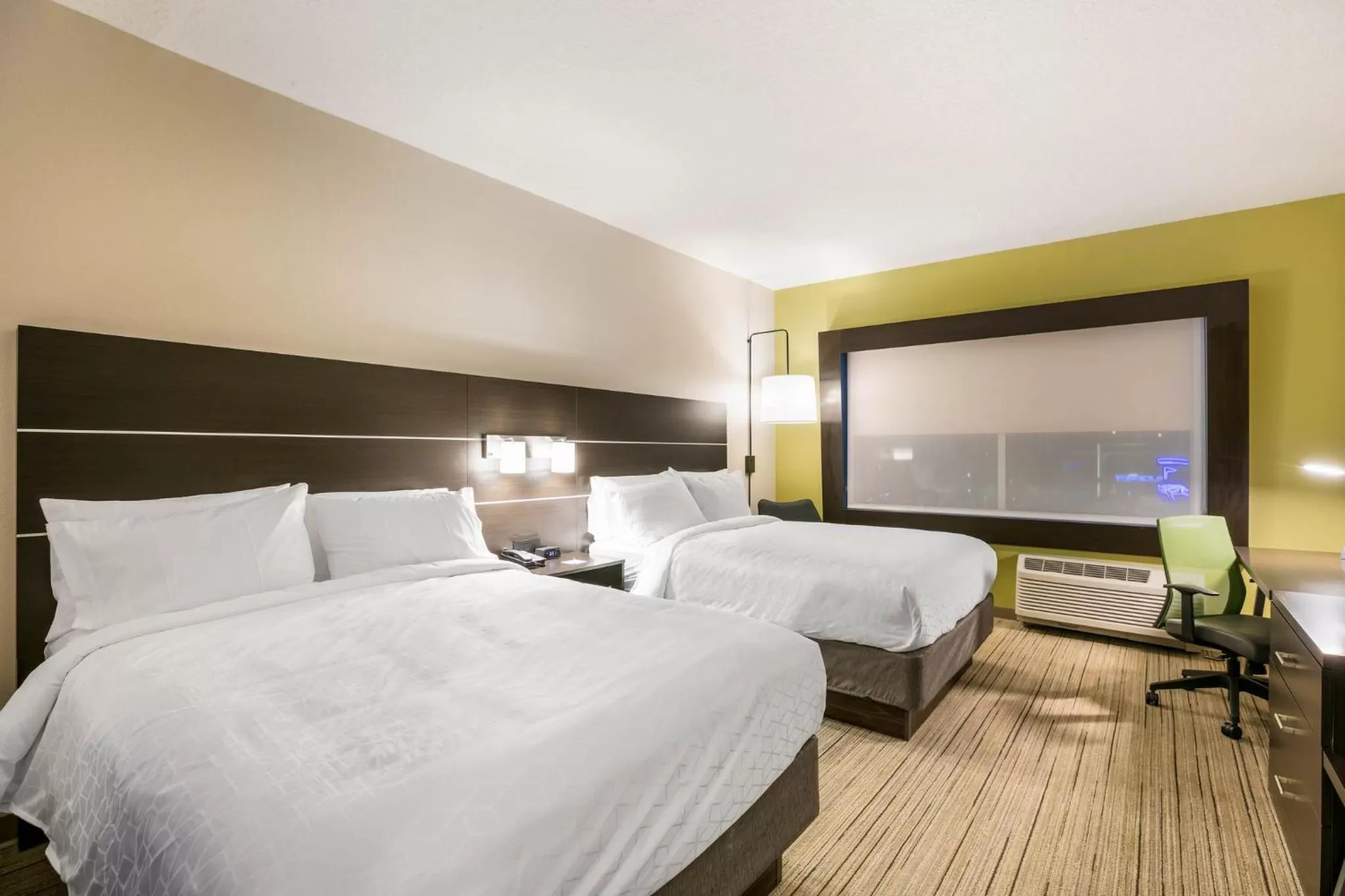 Photo of the whole room, Bed in Holiday Inn Express & Suites Jacksonville - Town Center by IHG