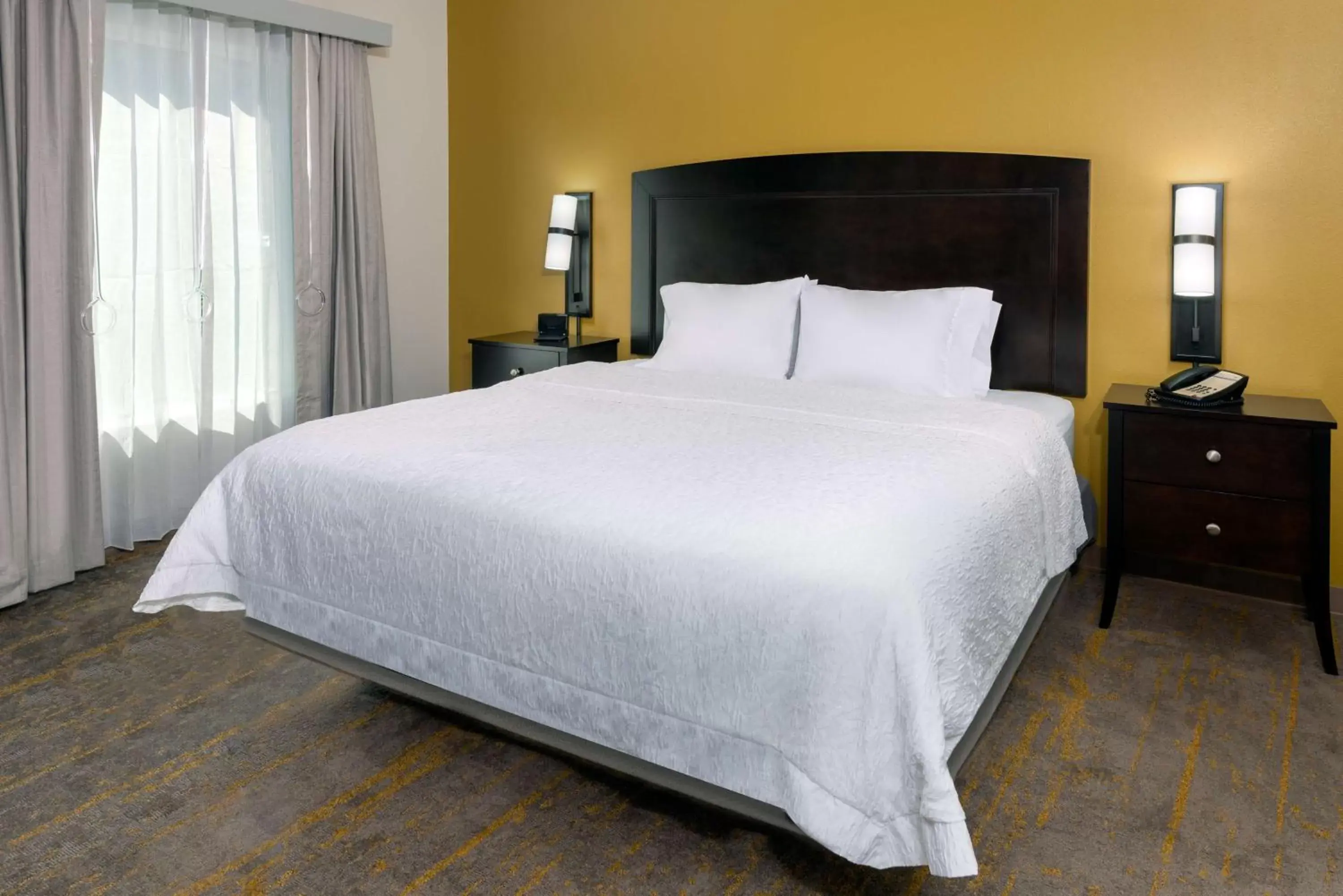 Bed in Hampton Inn and Suites Sarasota/Lakewood Ranch