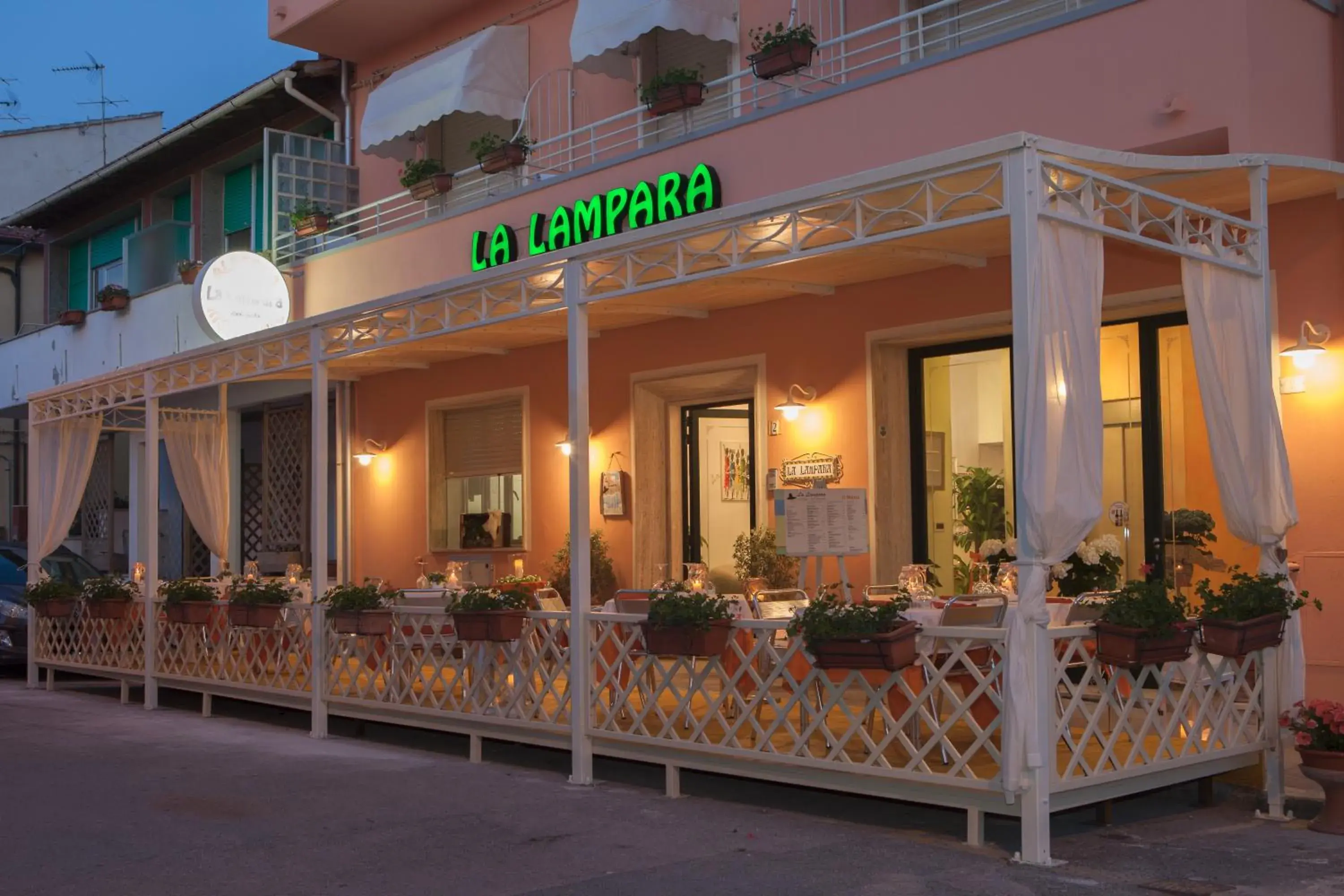 Facade/entrance, Property Building in Albergo La Lampara