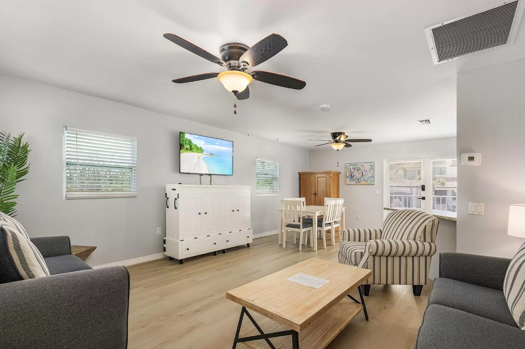 Living room in Matlacha on Shoreview