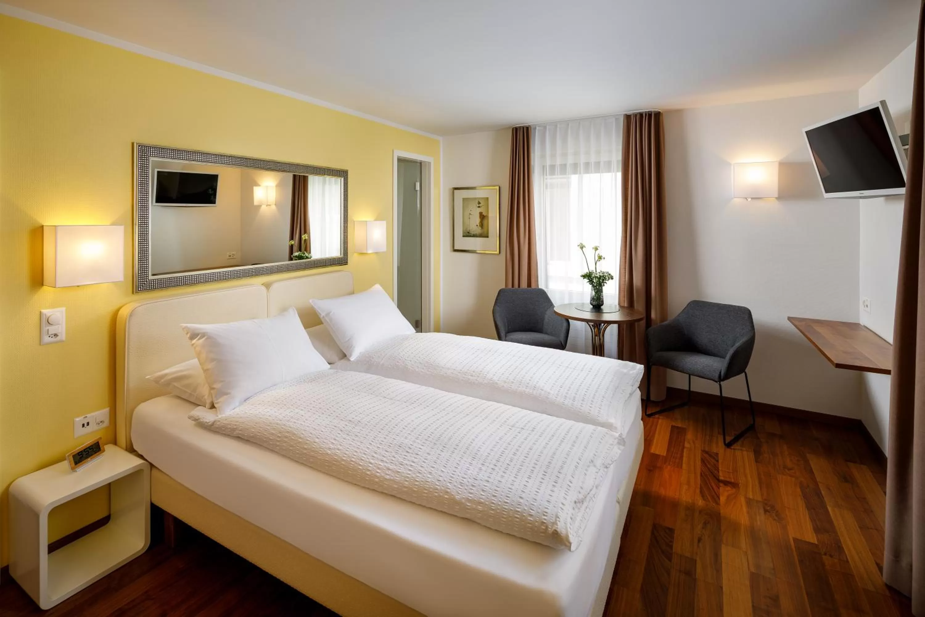 Photo of the whole room, Bed in Aparthotel Familie Hugenschmidt