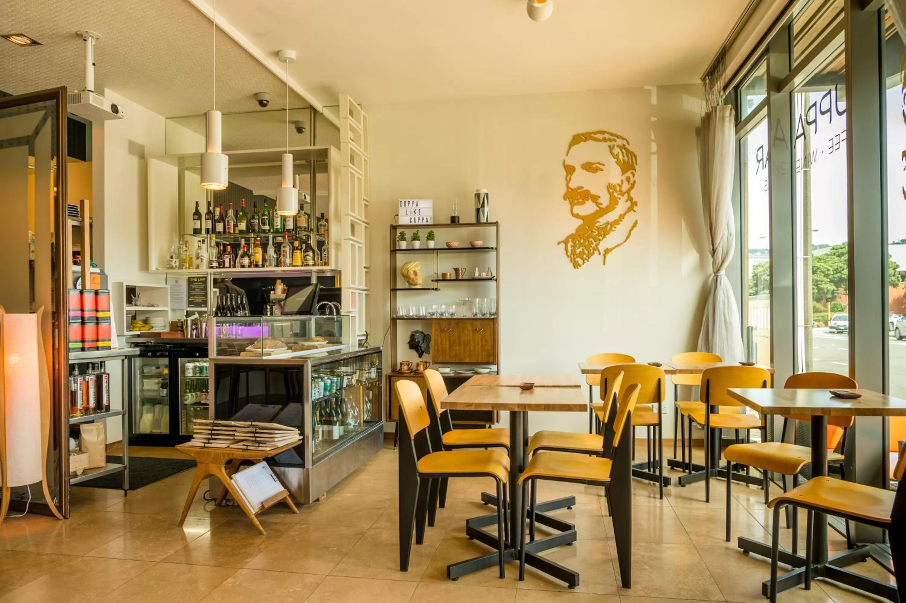 Restaurant/places to eat in Ohtel Wellington