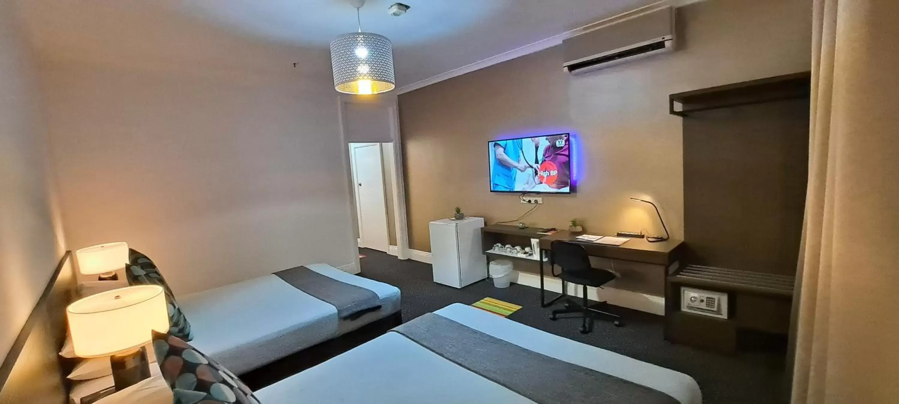 TV and multimedia, TV/Entertainment Center in Criterion Hotel Perth