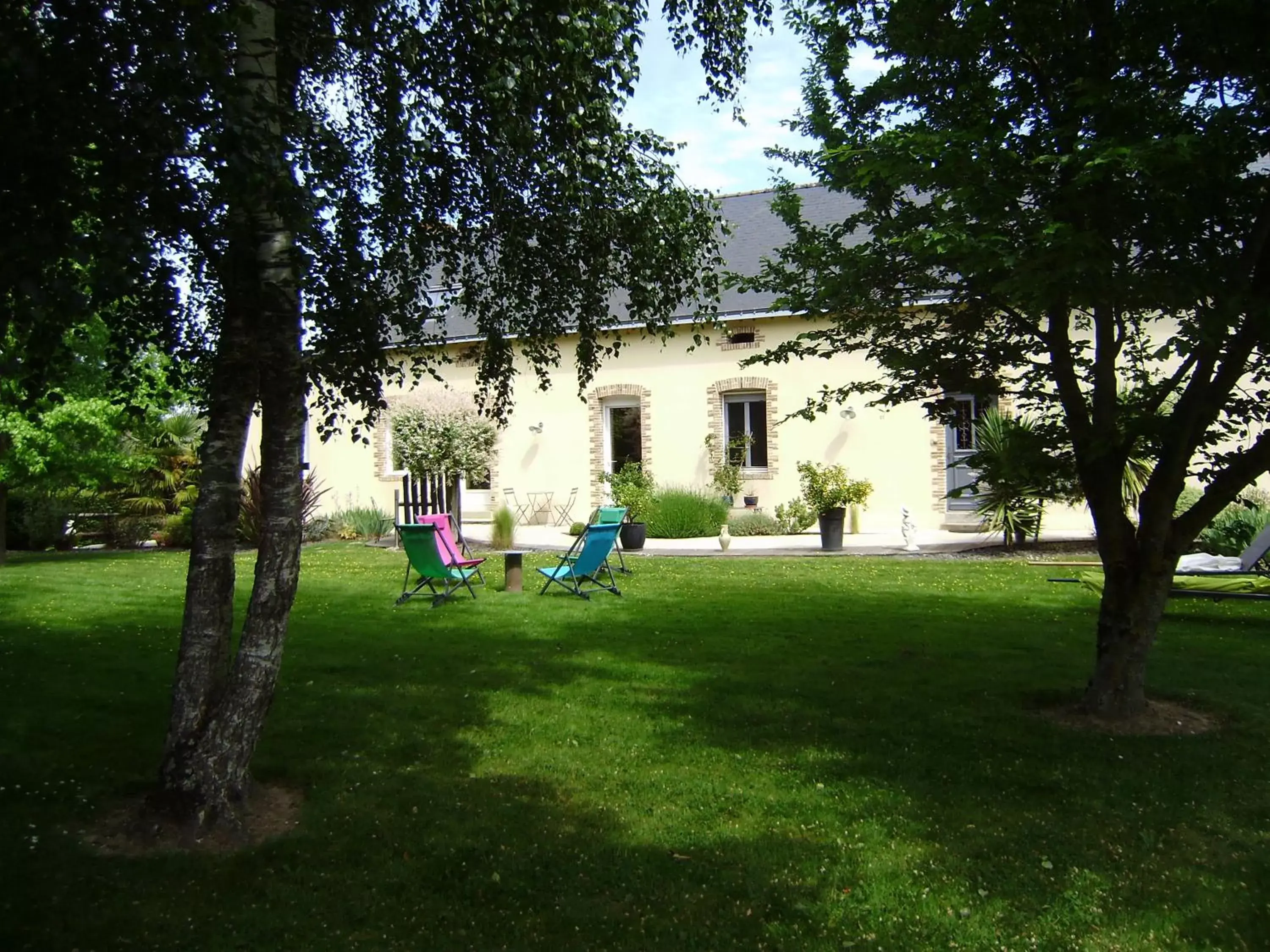 Garden, Property Building in Chambres d'hôtes Mauvierges