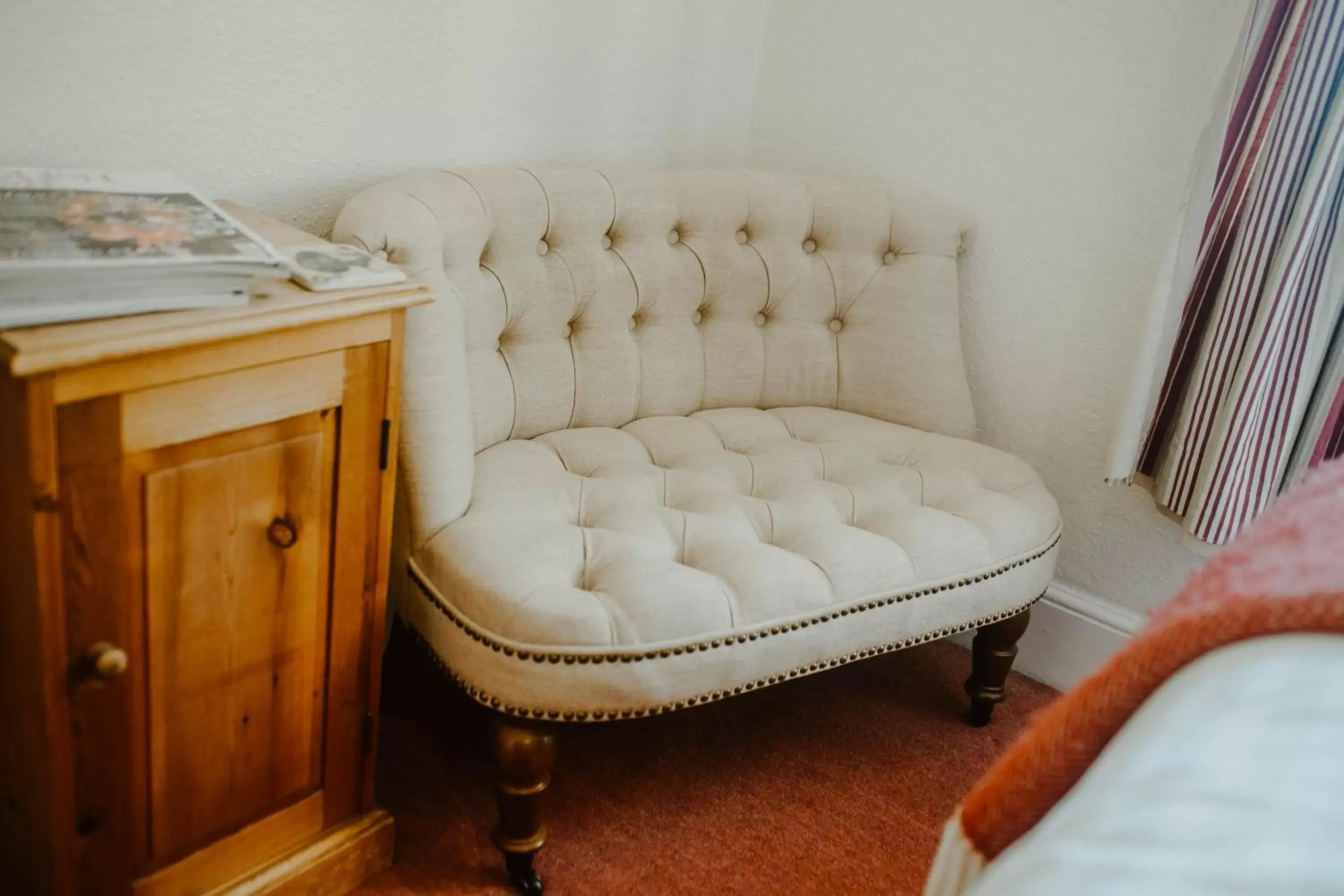 Seating area, Bed in Toghill House Farm