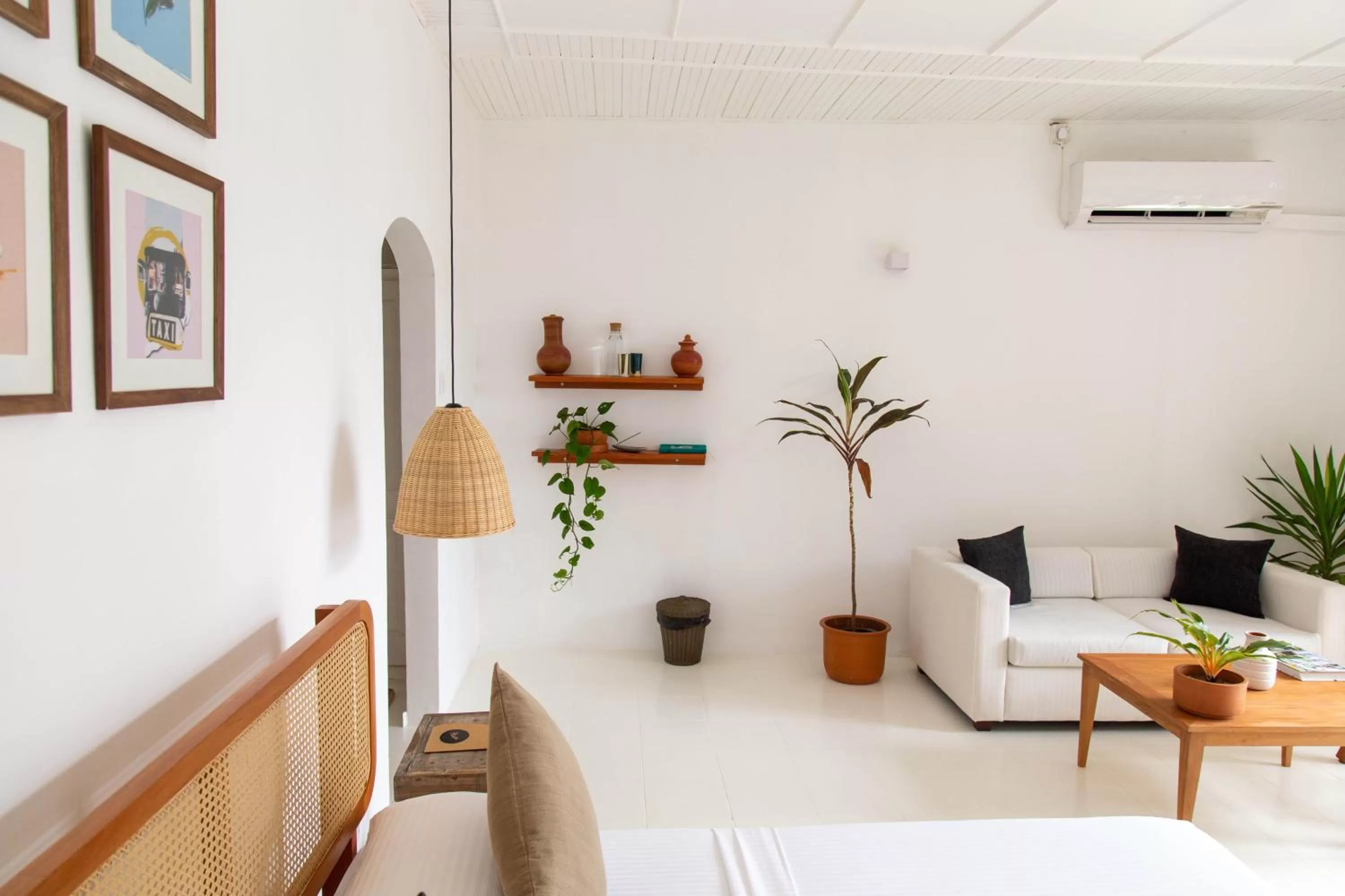 Decorative detail, Bed in Srilax