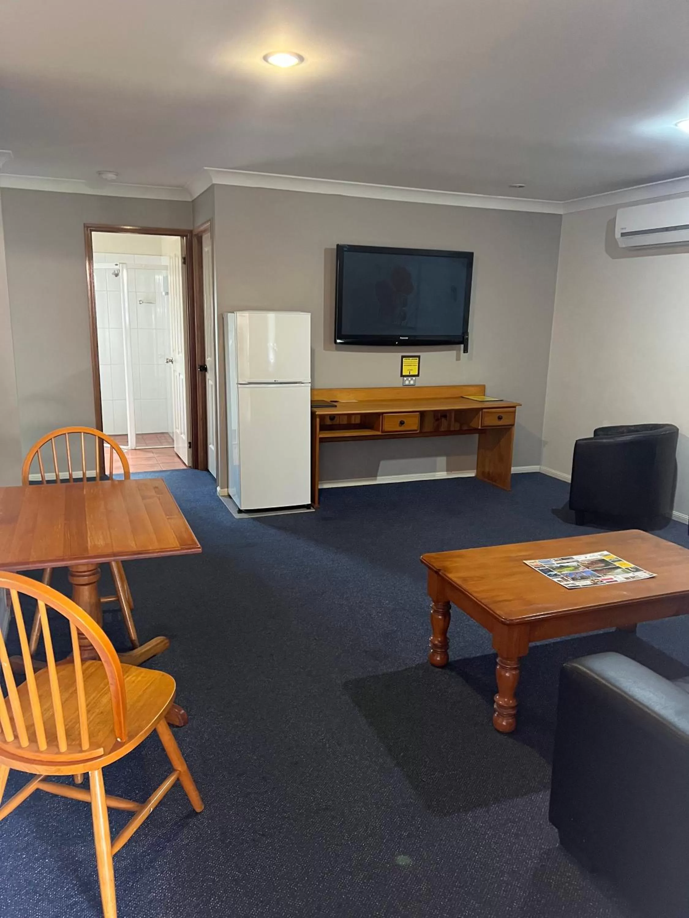 Asters On James Motor Inn