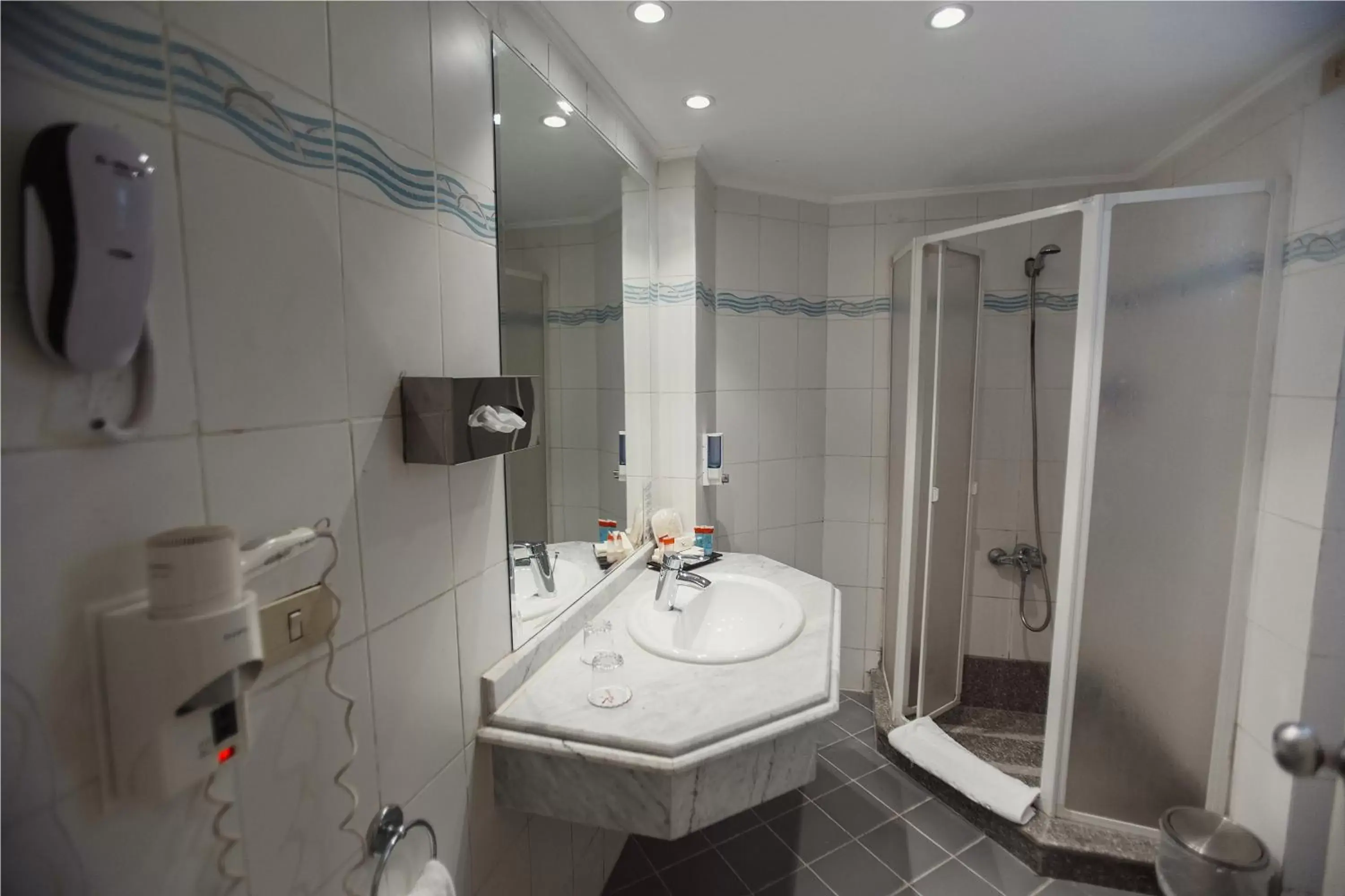 Shower, Bathroom in Xperience Kiroseiz Parkland