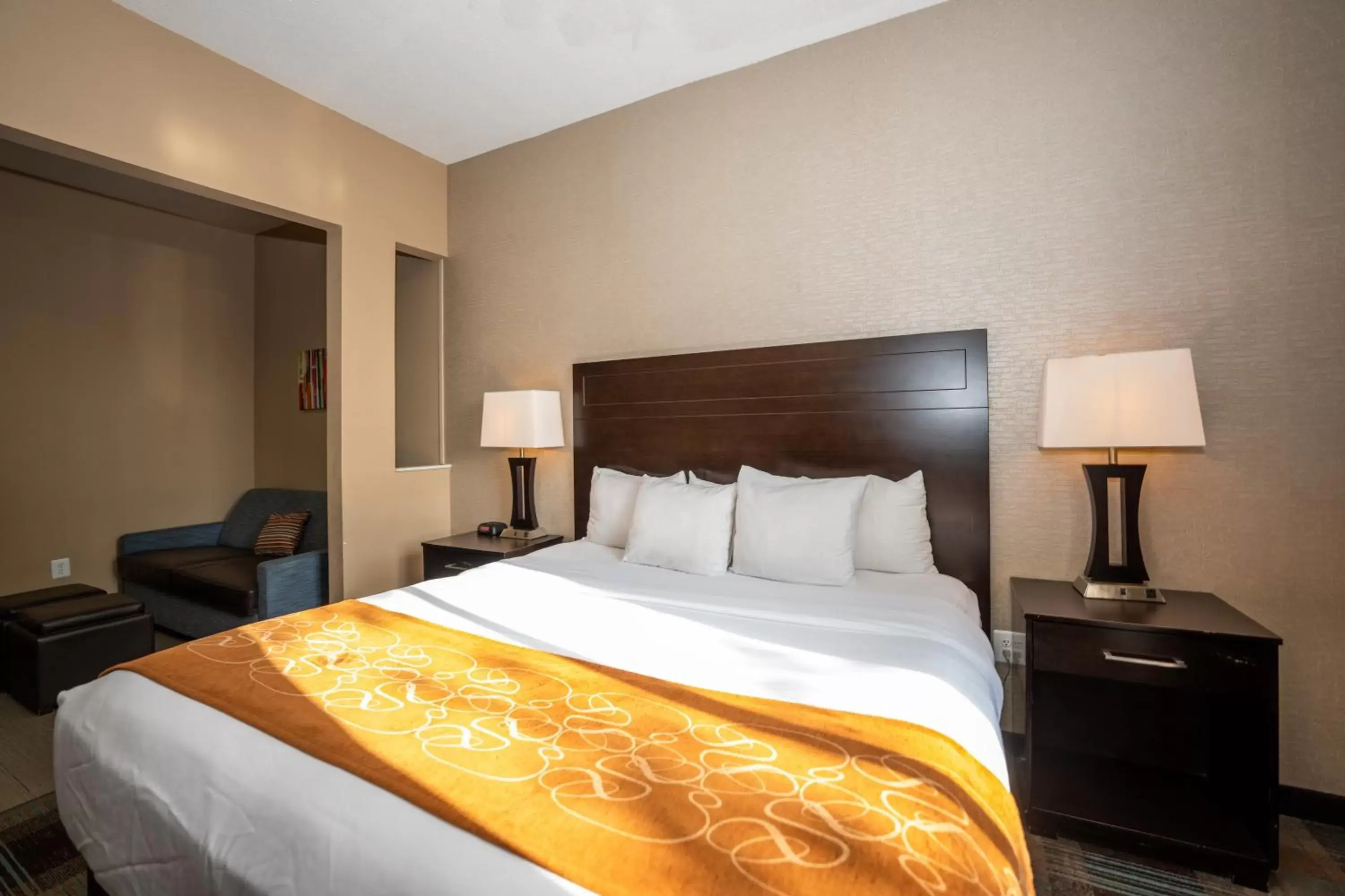 Bed in Comfort Suites Houston West At Clay Road