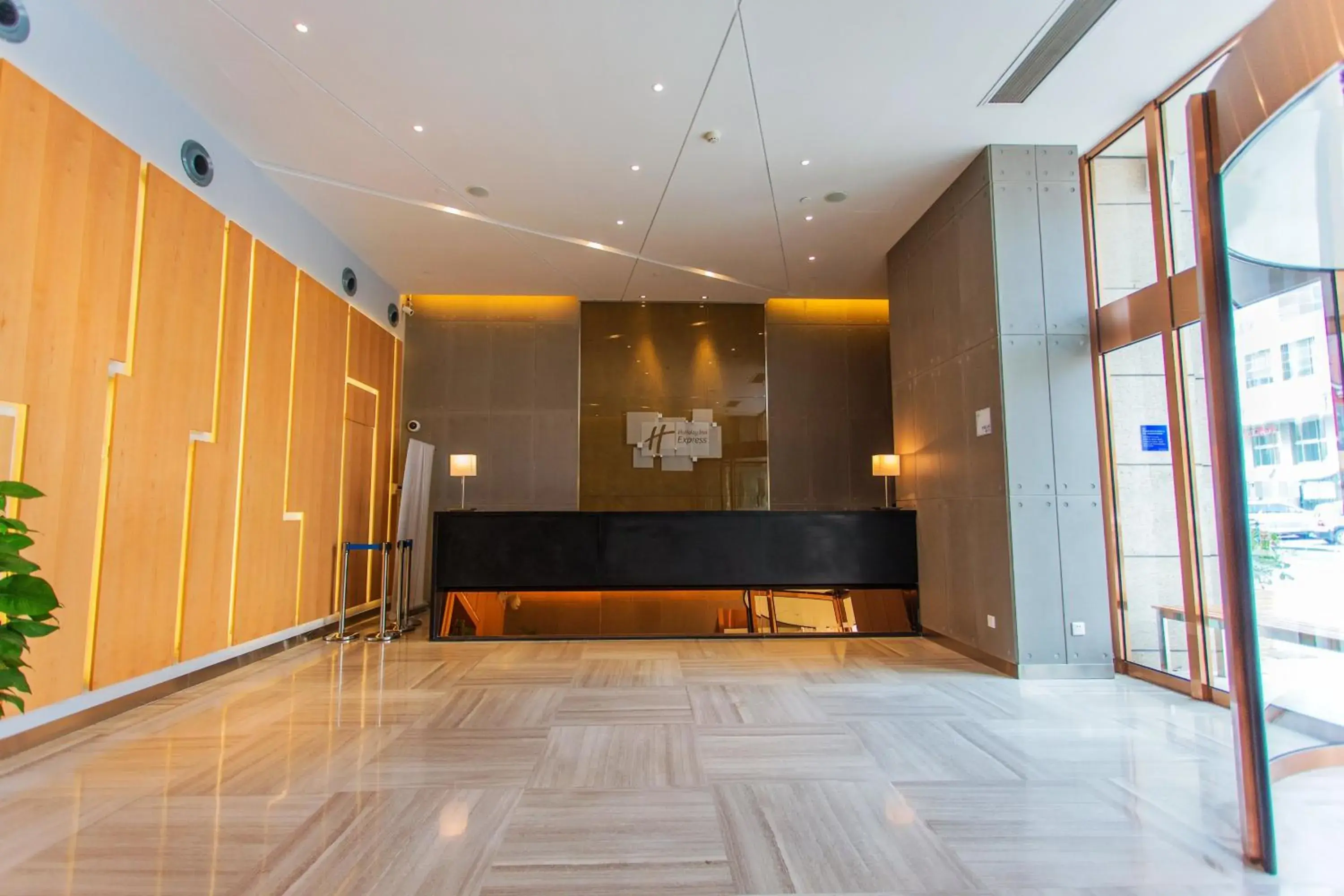 Property building, Lobby/Reception in Holiday Inn Express Changzhou Centre, an IHG Hotel