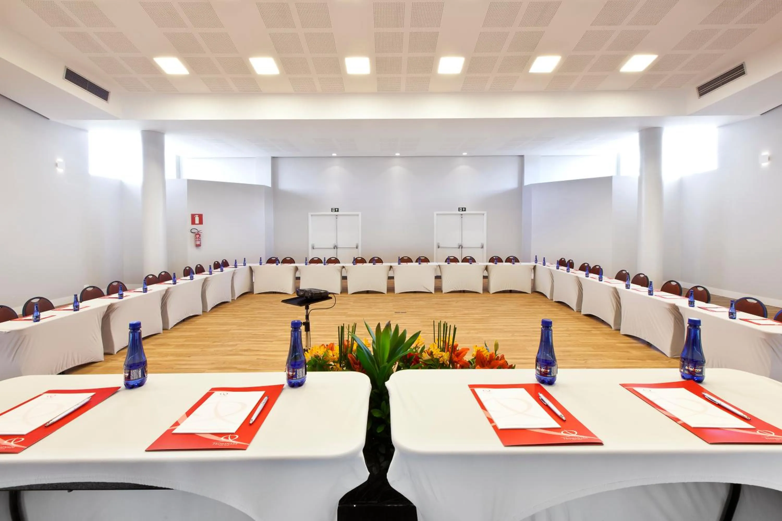 Business facilities in San Diego Suites Veredas Sete Lagoas