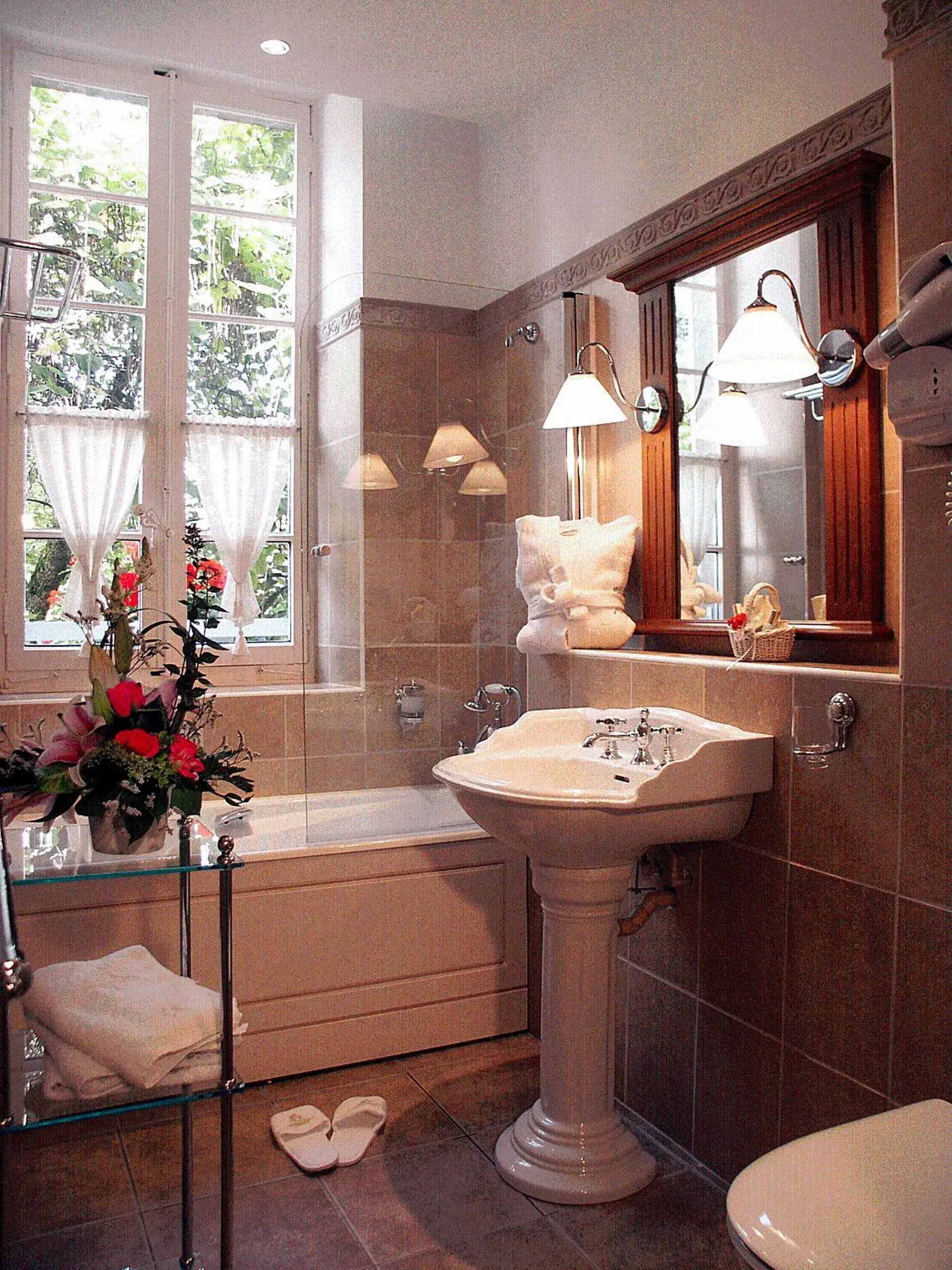 Bathroom in Château des Comtes de Challes