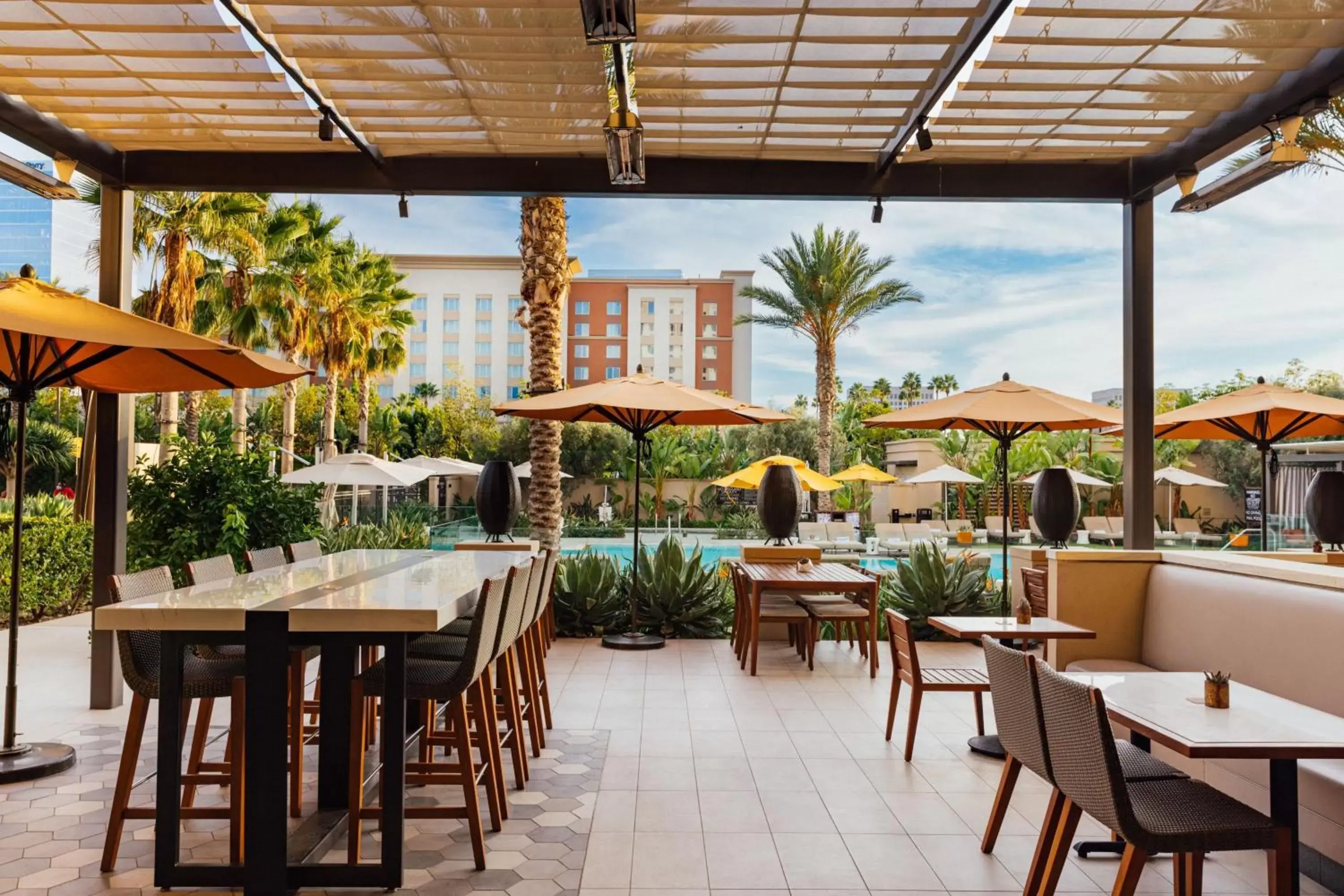 Kitchen or kitchenette, Restaurant/Places to Eat in Marriott Irvine Spectrum