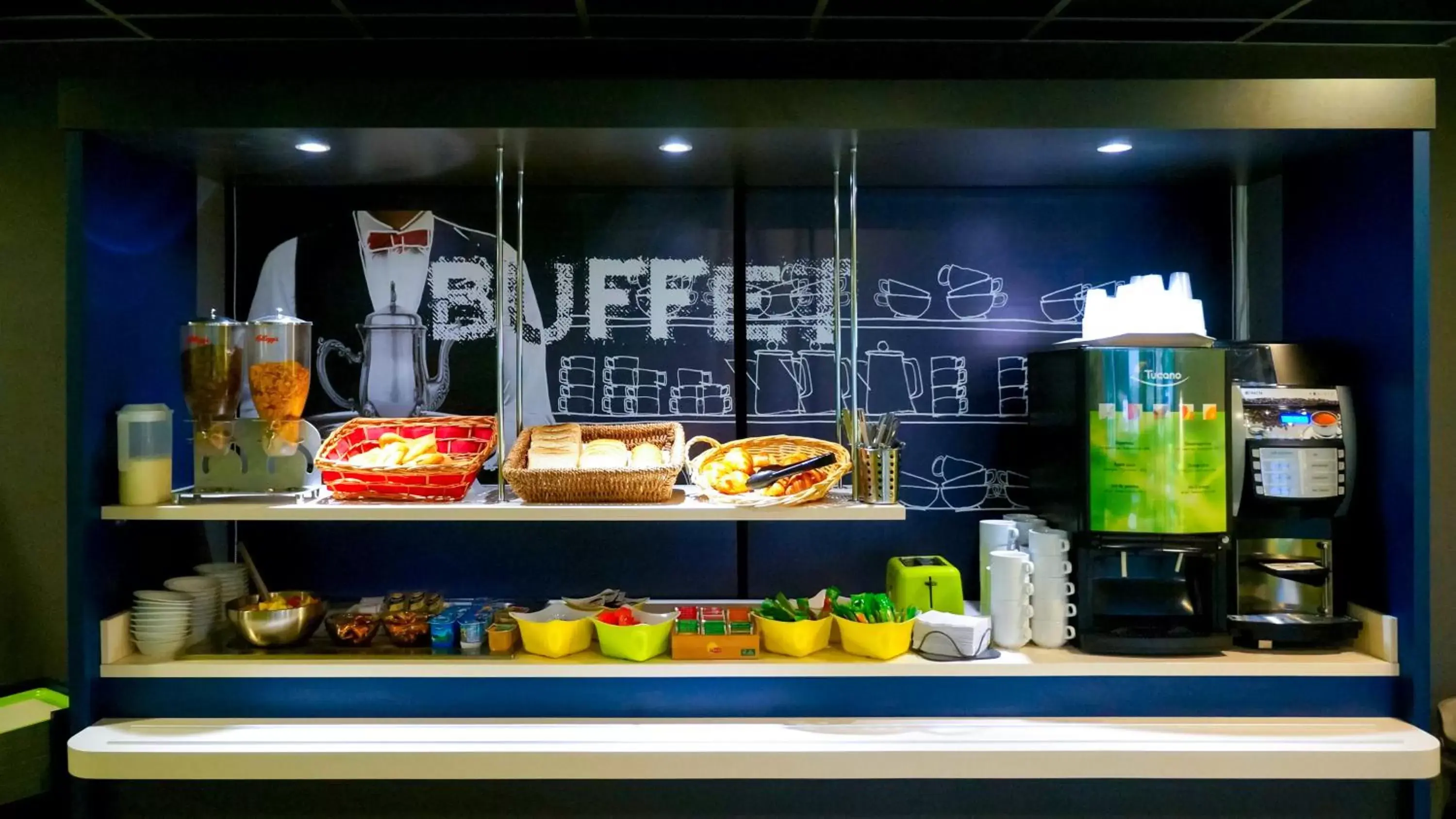 Buffet breakfast, Coffee/Tea Facilities in ibis budget Metz Sud