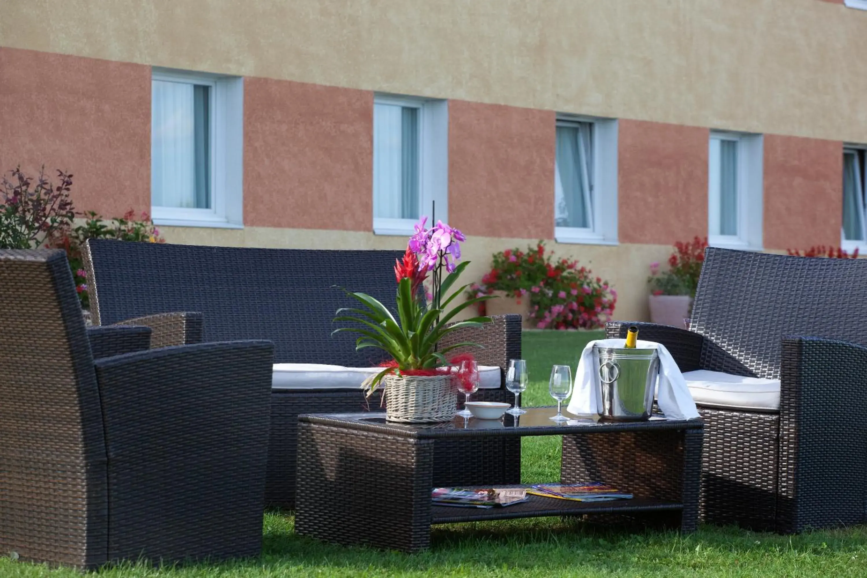 Garden in Hôtel Le Kolibri