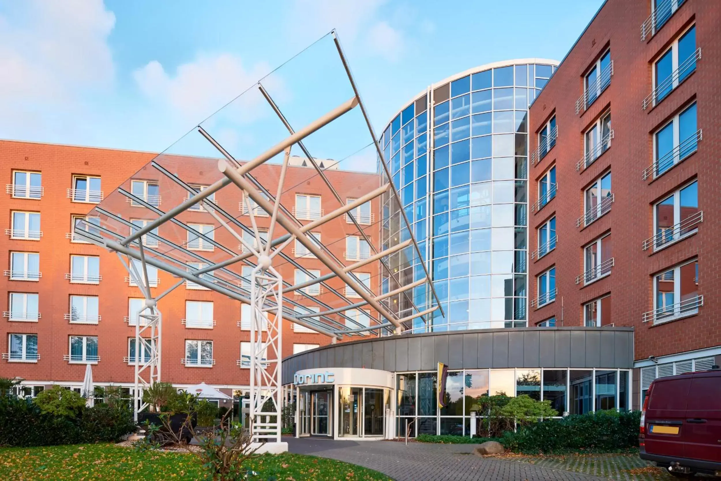 Facade/entrance, Property Building in Dorint An den Westfalenhallen Dortmund