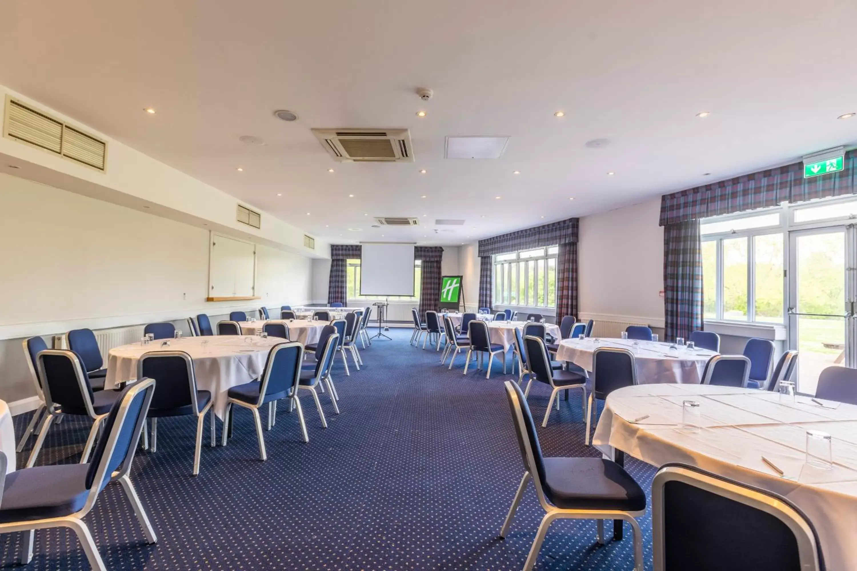 Meeting/conference room, Restaurant/Places to Eat in Holiday Inn Basildon, an IHG Hotel