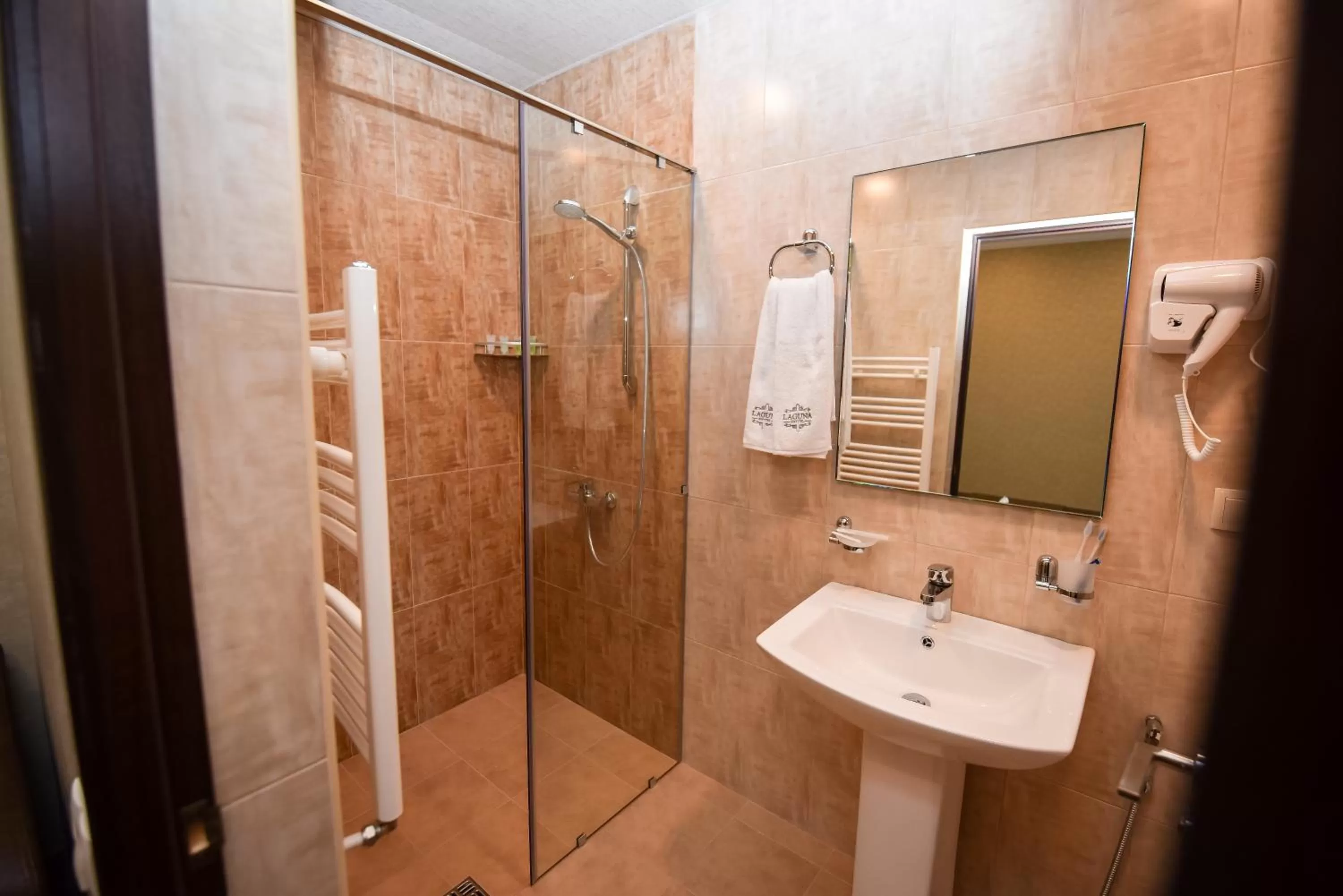 Shower in Laguna Hotel