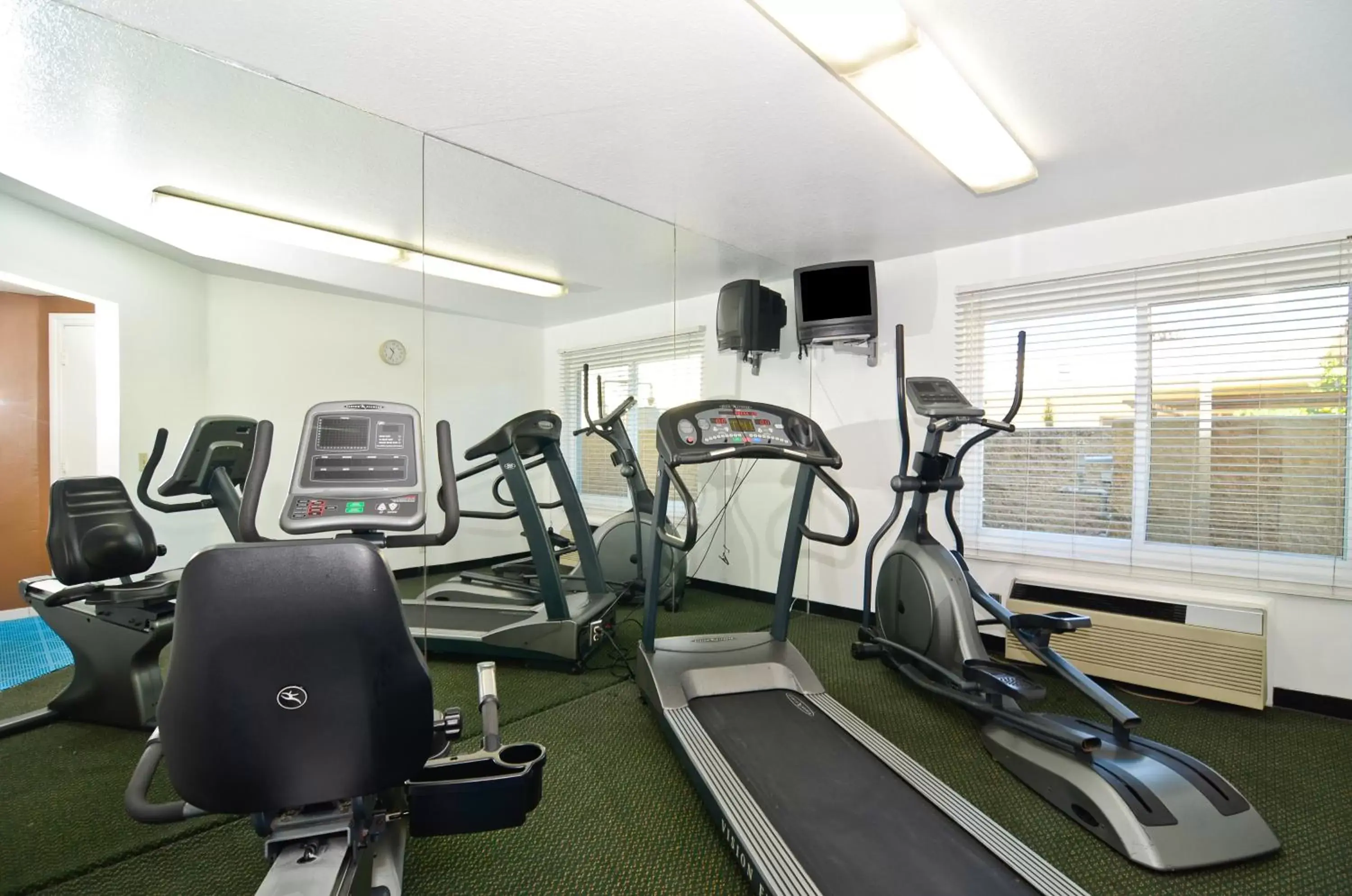 Fitness Center/Facilities in Best Western Plus Newport Mesa Inn