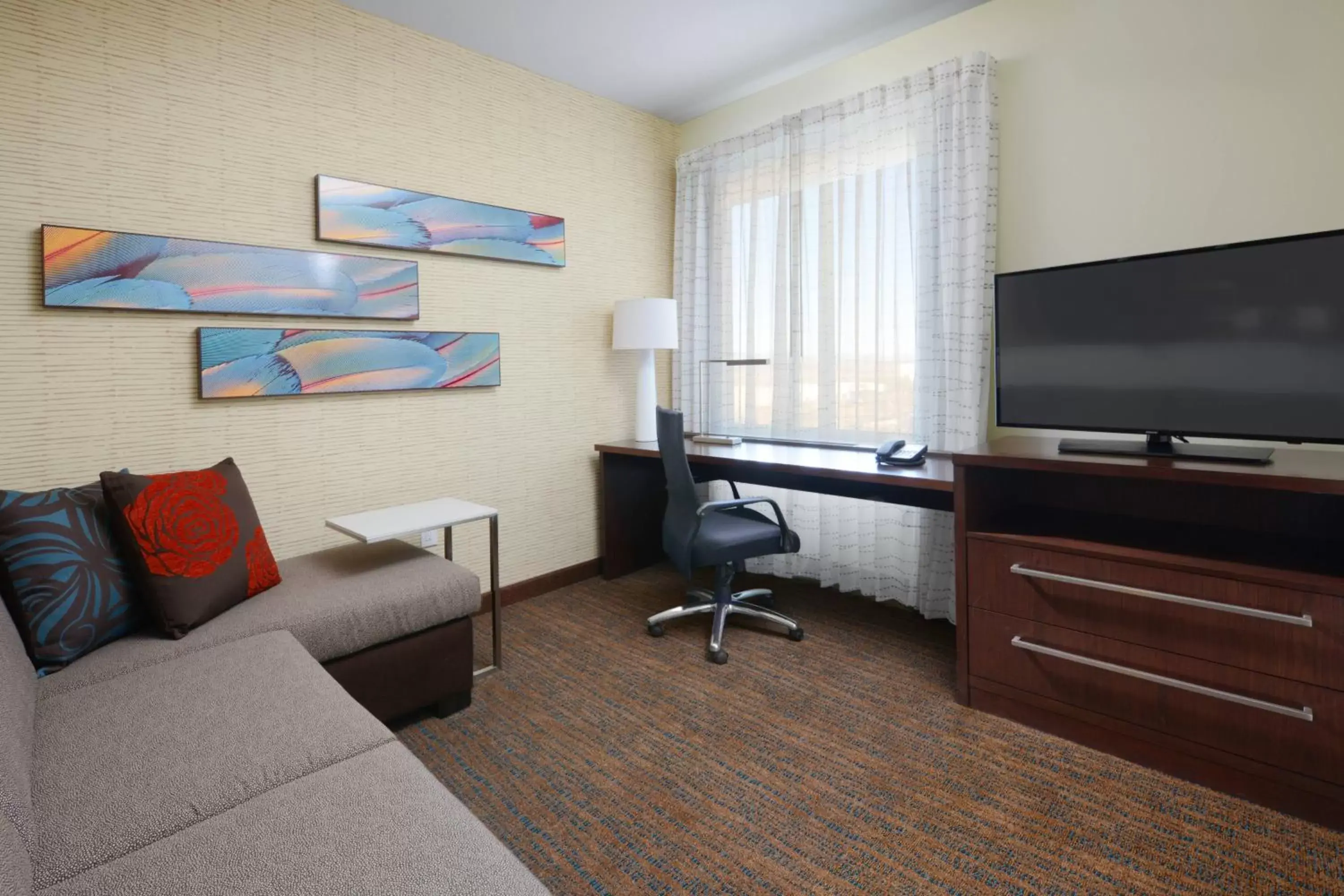 Living room, TV/Entertainment Center in Residence Inn by Marriott Denver Southwest/Littleton