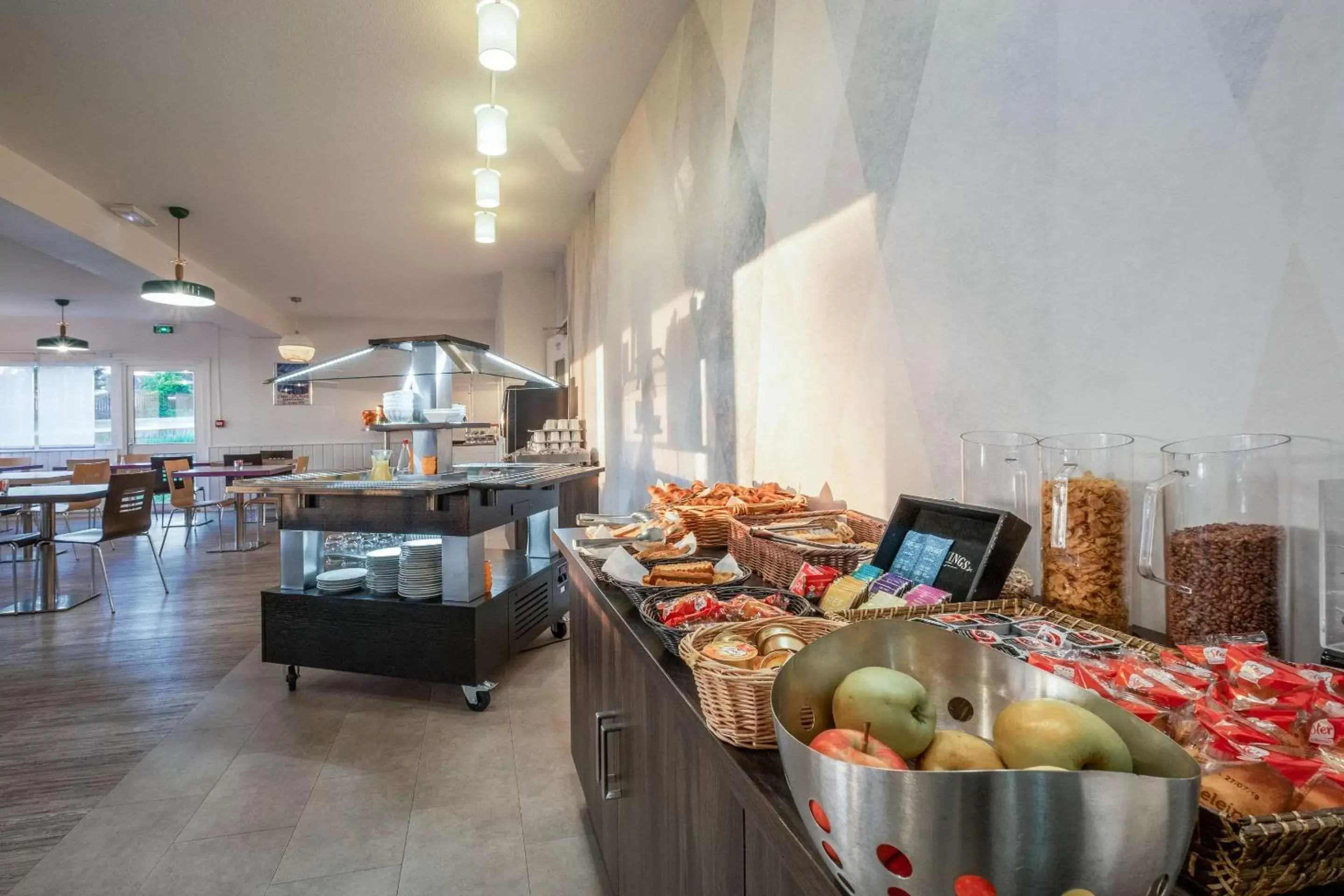 Restaurant/places to eat, Food in Comfort Hotel Linas - Montlhery