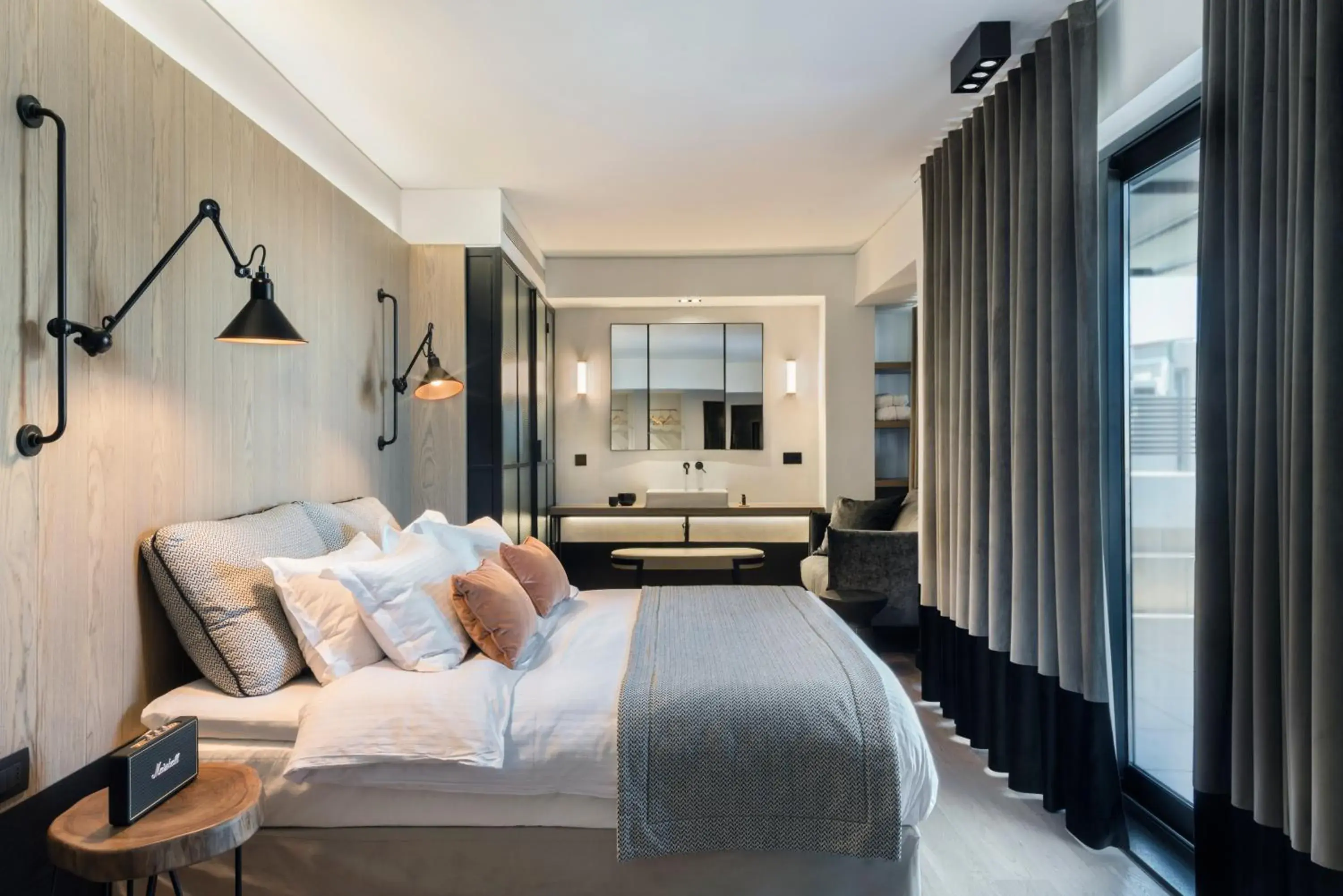 Bedroom in Niki Athens Hotel