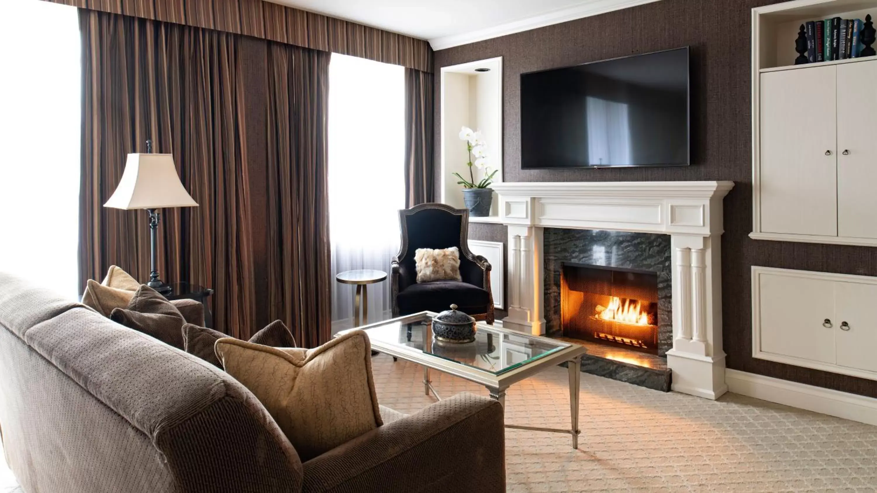 Living room in Wedgewood Hotel & Spa - Relais & Chateaux Living room in Wedgewood Hotel & Spa - Relais & Chateaux