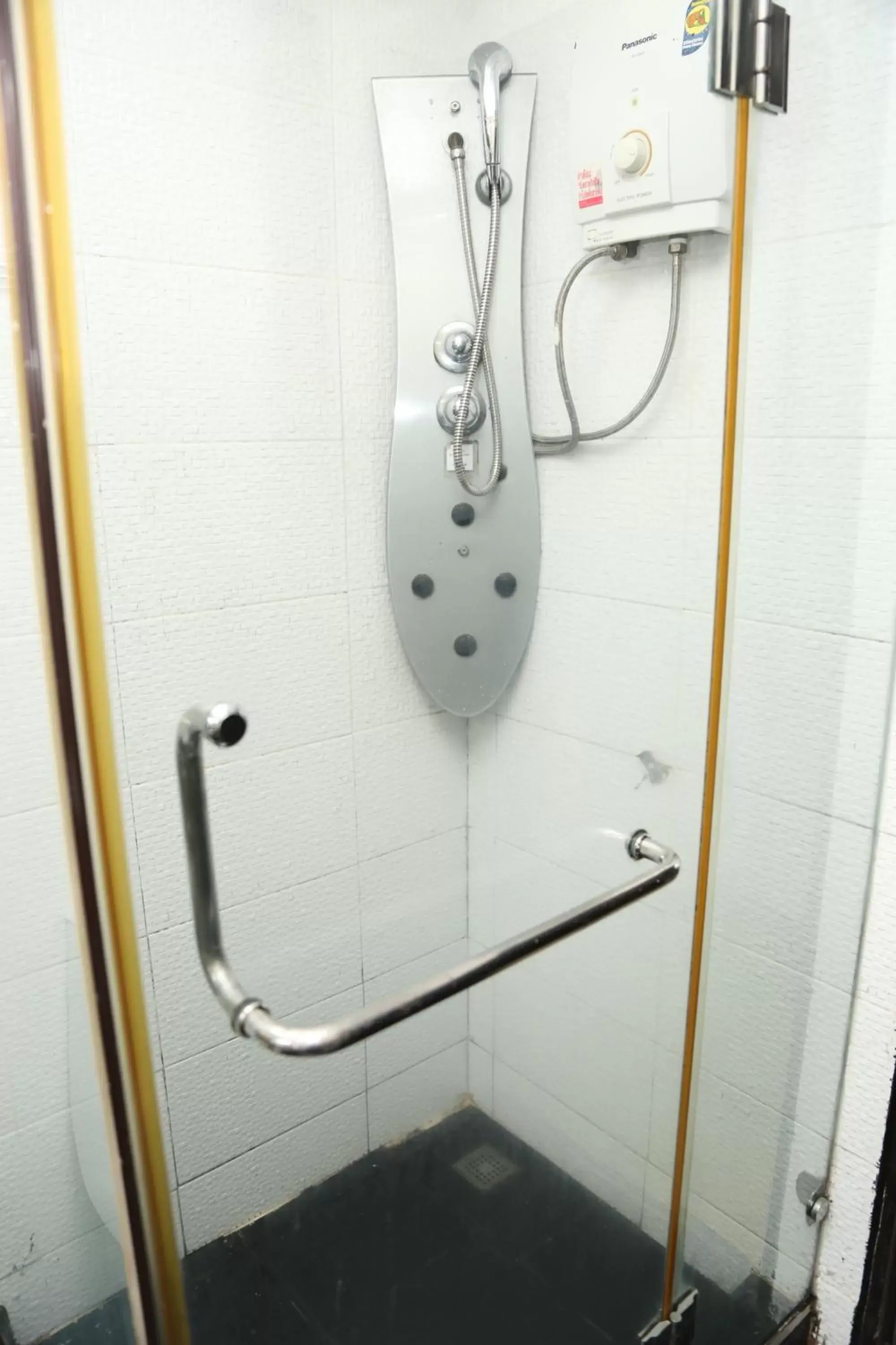 Shower, Bathroom in Boss Suites Nana Hotel