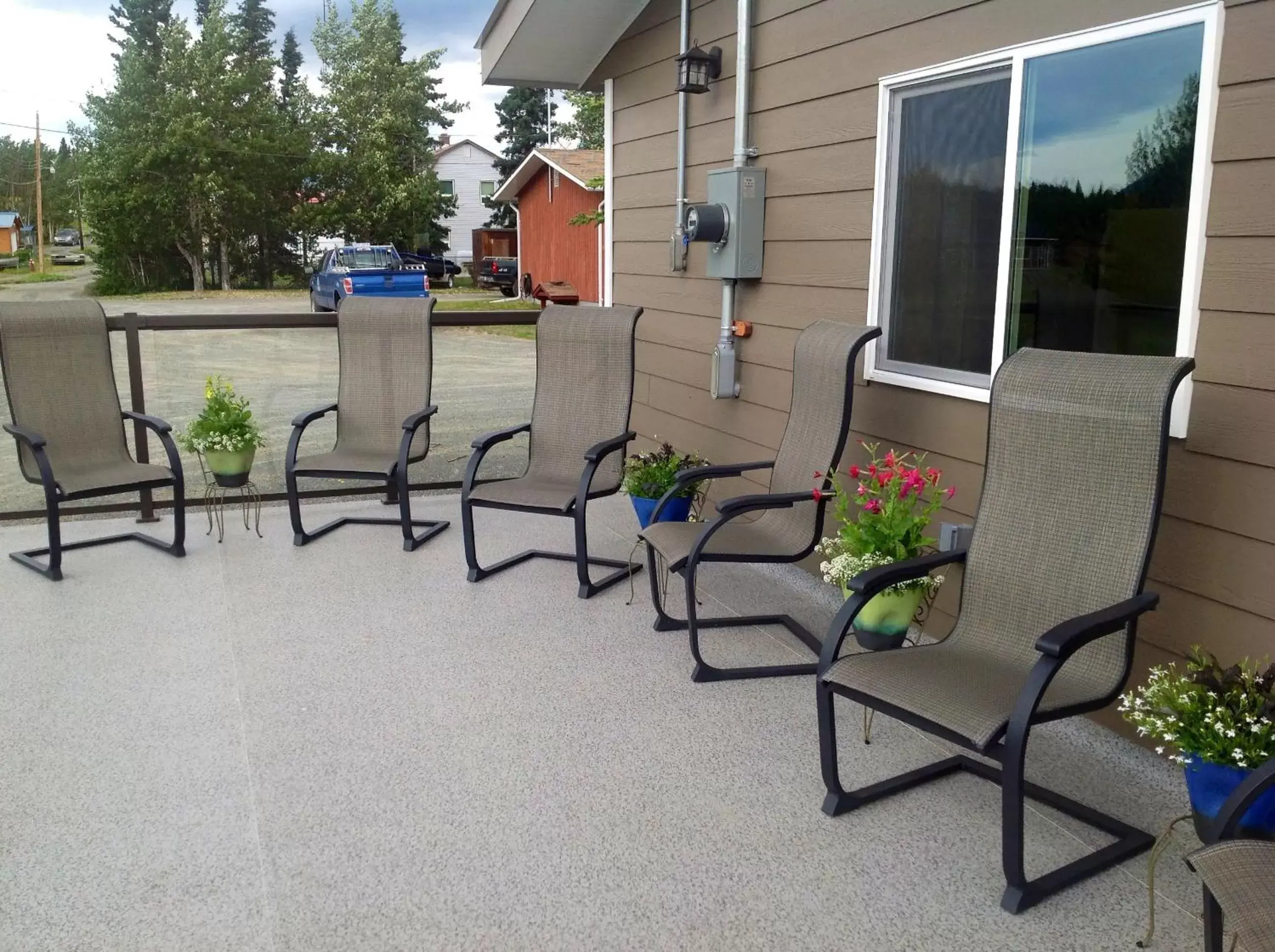 Seating area in Parkside Inn