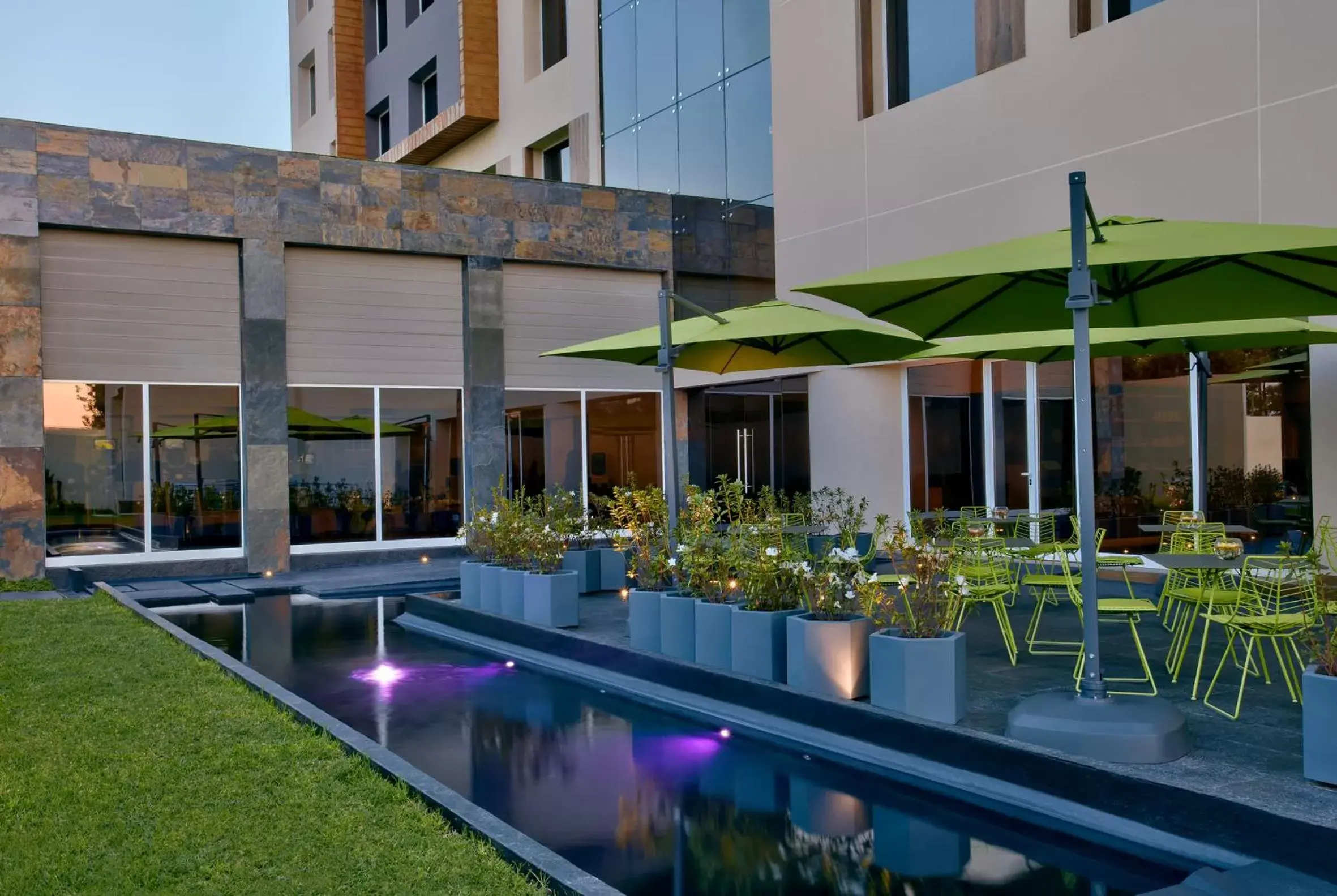 Balcony/Terrace, Swimming Pool in Galeria Plaza Irapuato