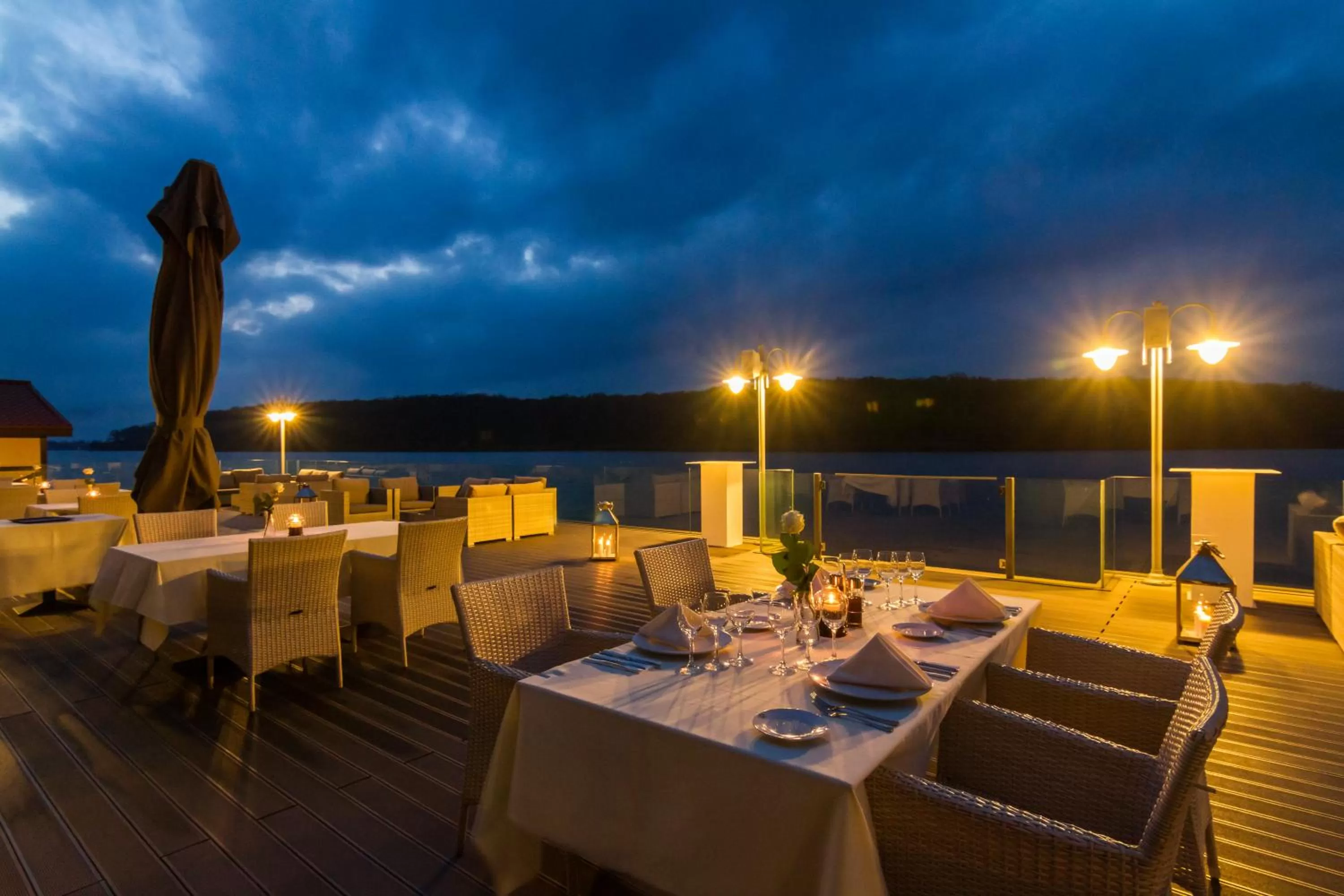 Restaurant/places to eat in Hotel Snagov Club