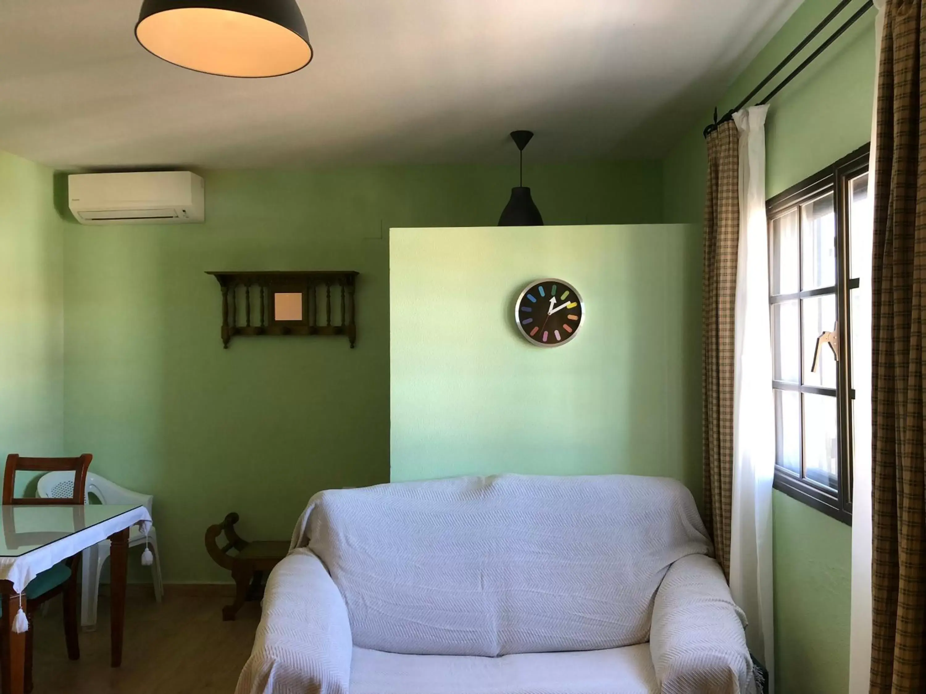 Living room, Bed in Apartamentos Atalayas Extremadura