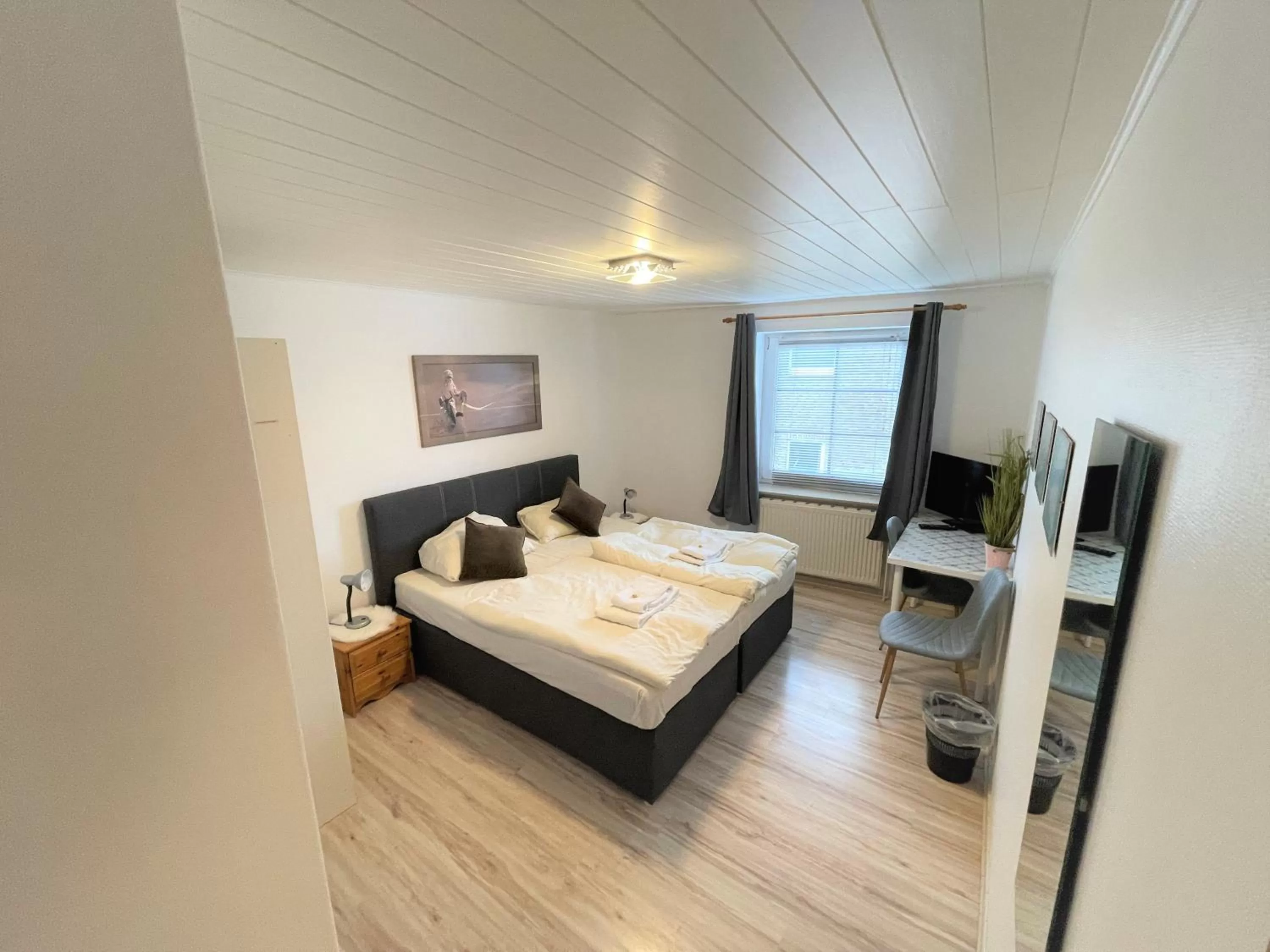 Bed in Ellada Restaurant & Hotel